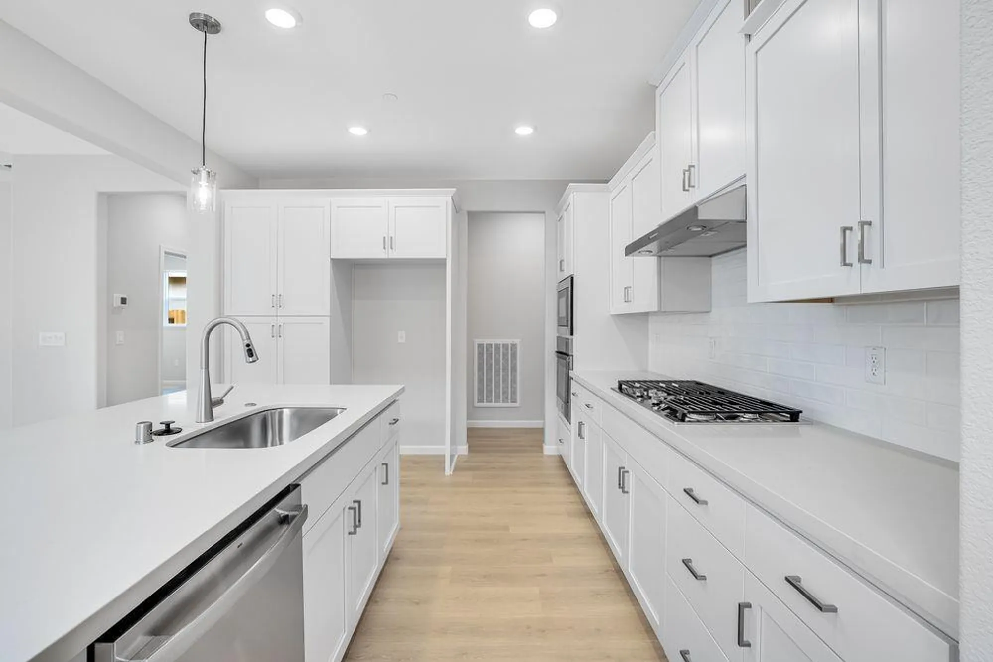 Property Slideshow image 7 of 57 | 1592 edgewood ln, Lincoln, CA, 95648