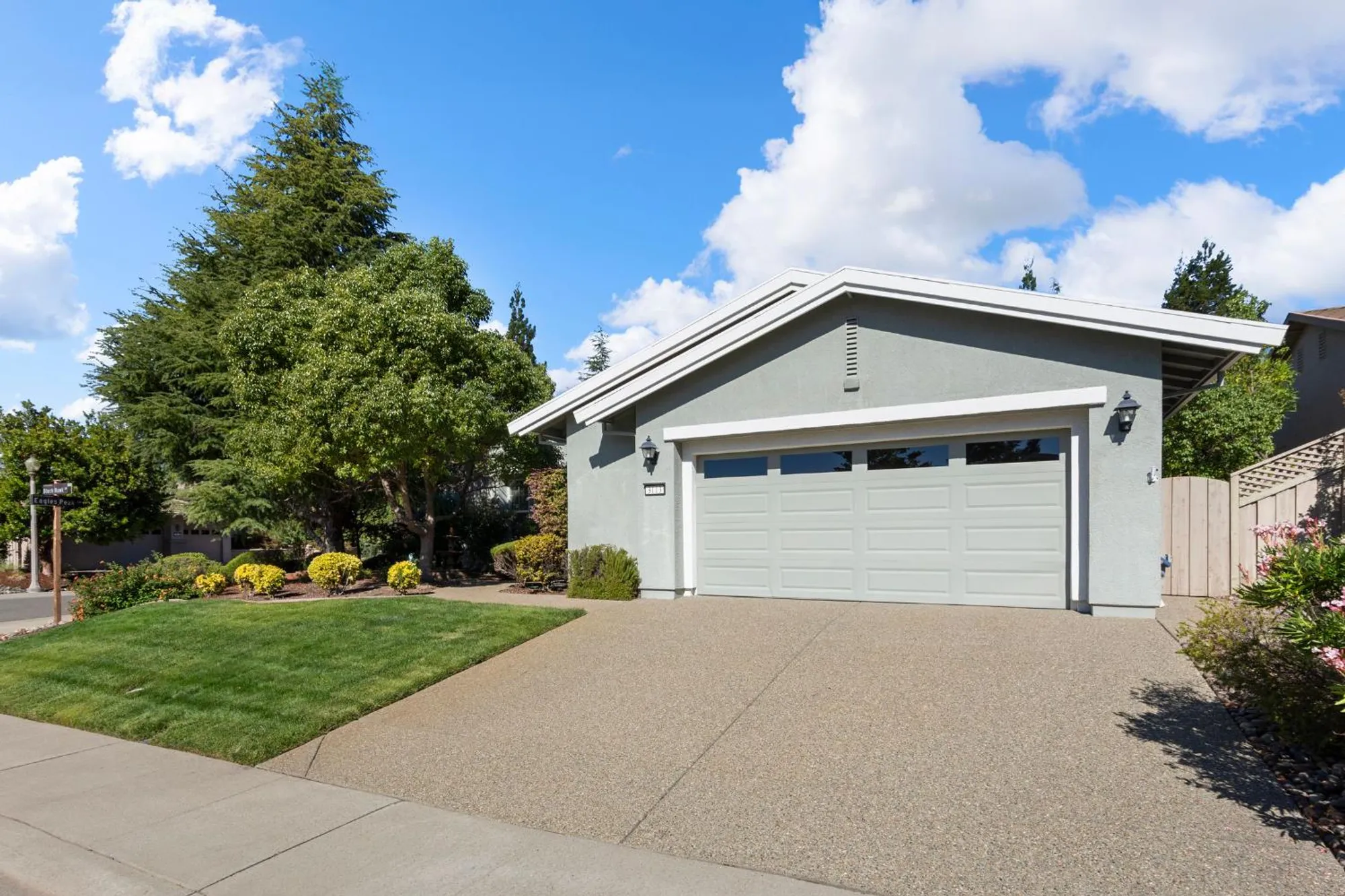 Property Slideshow image 2 of 44 | 3113 black hawk ln, Lincoln, CA, 95648