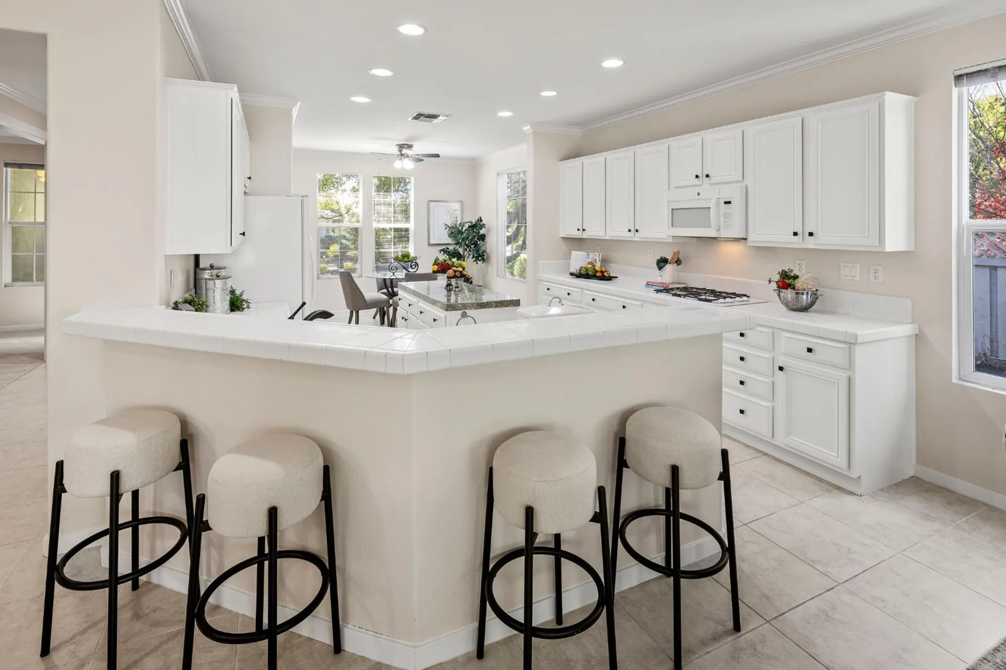 Property Slideshow image 14 of 44 | 3113 black hawk ln, Lincoln, CA, 95648