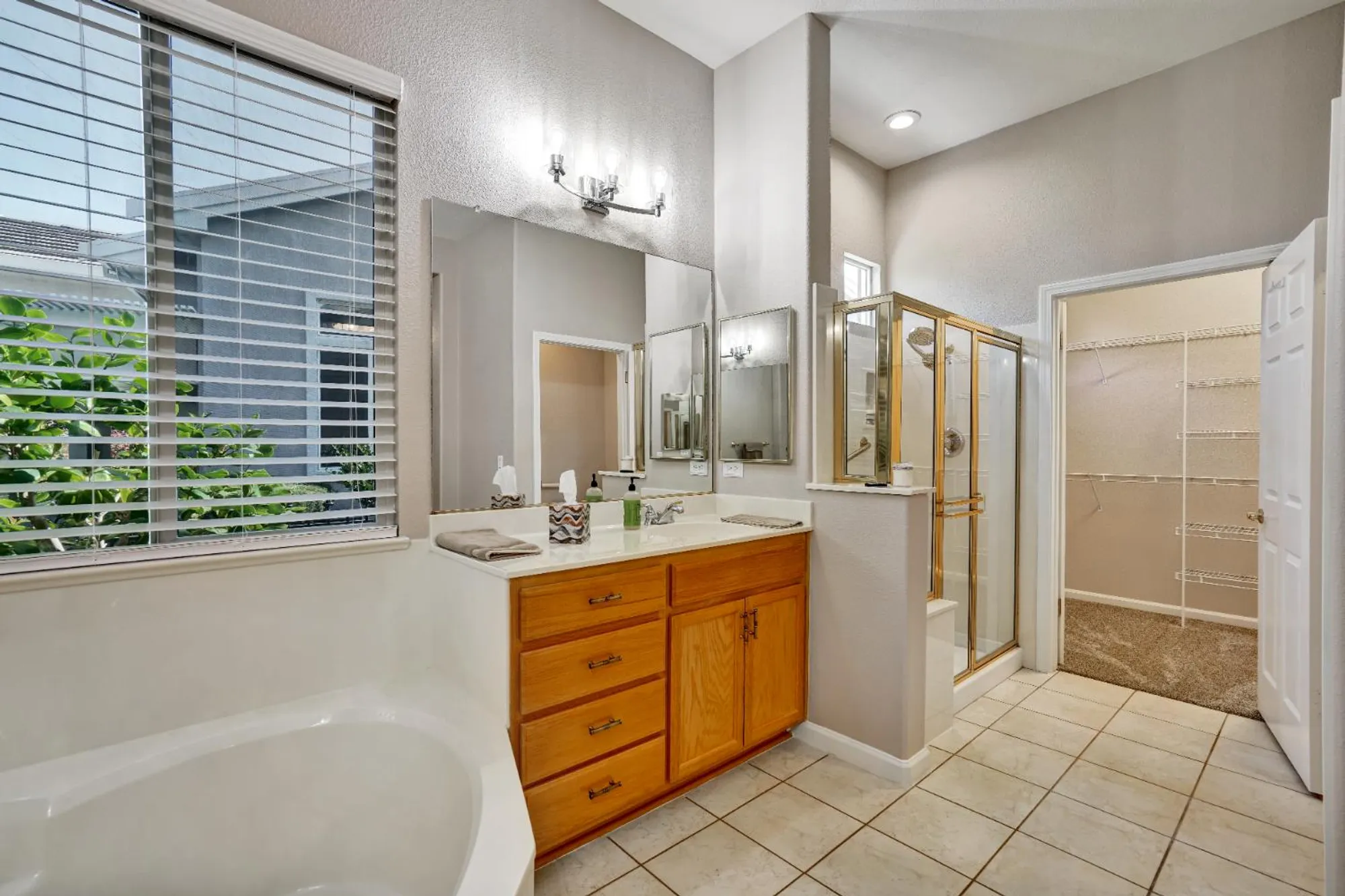 Property Slideshow image 16 of 28 | 1580 rubidoux ln, Brentwood, CA, 94513