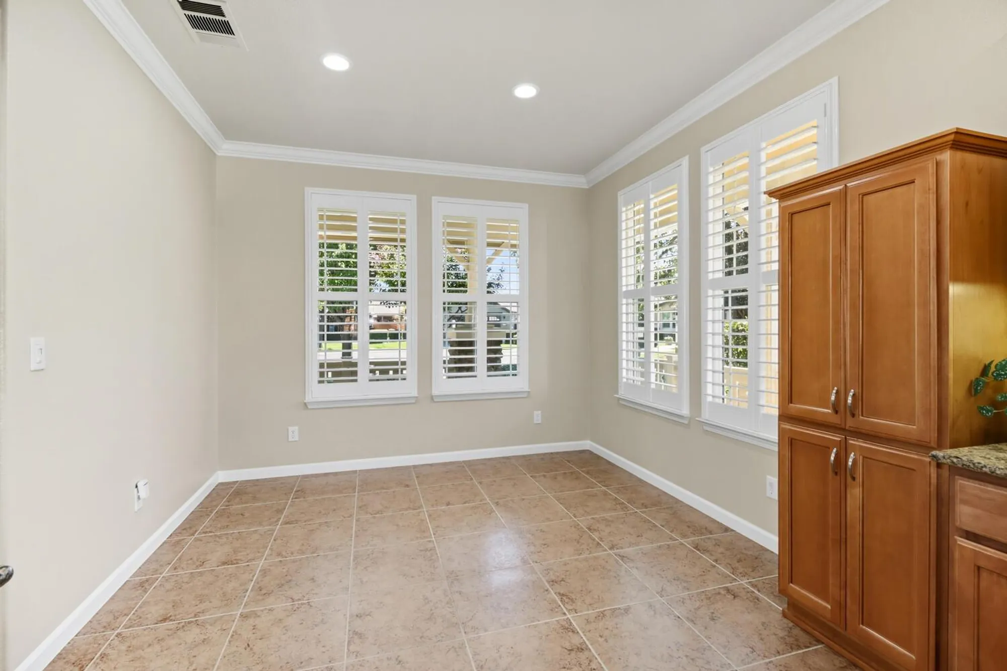 Property Slideshow image 15 of 62 | 7409 rothschild ct, Elk Grove, CA, 95757