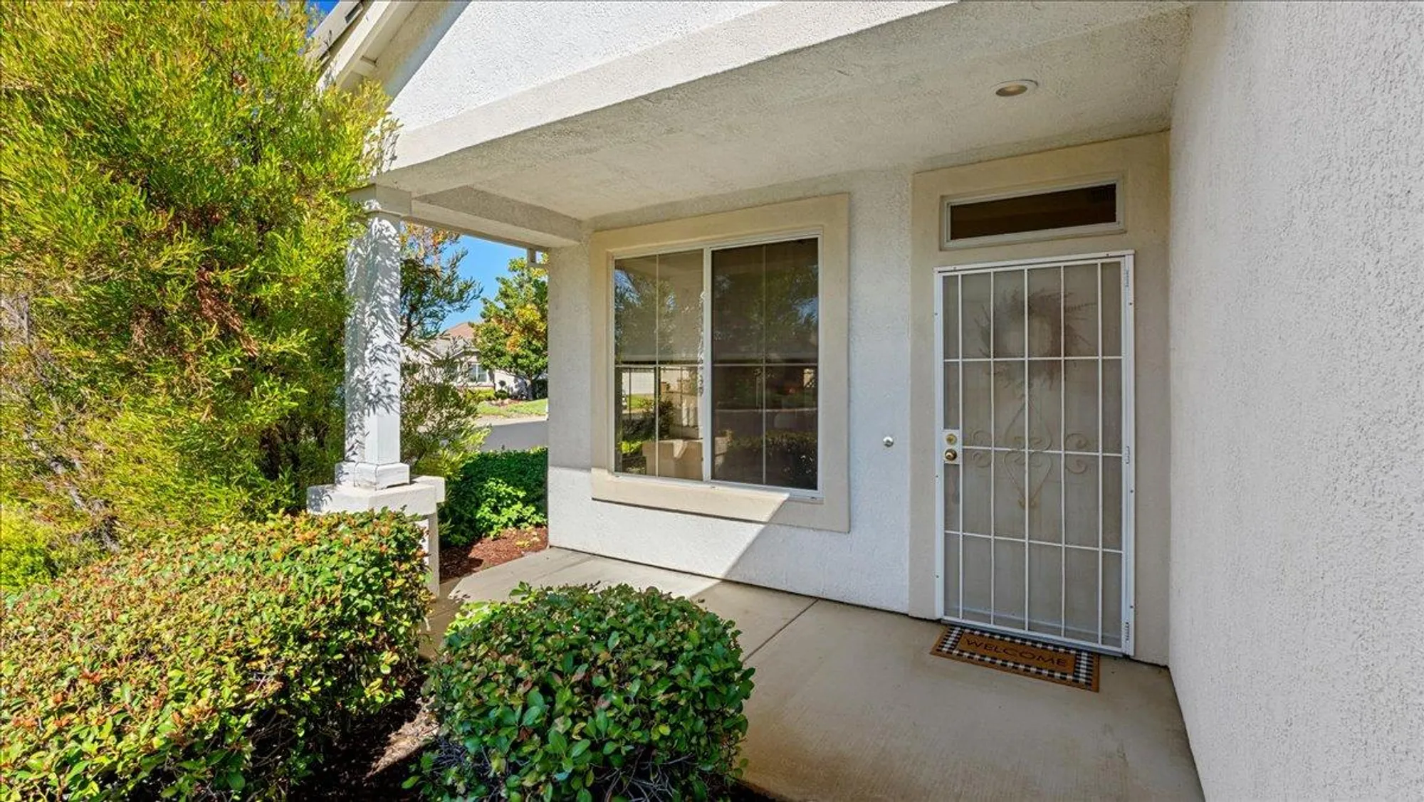 Property Slideshow image 2 of 23 | 301 wagonmaster ct, Roseville, CA, 95747