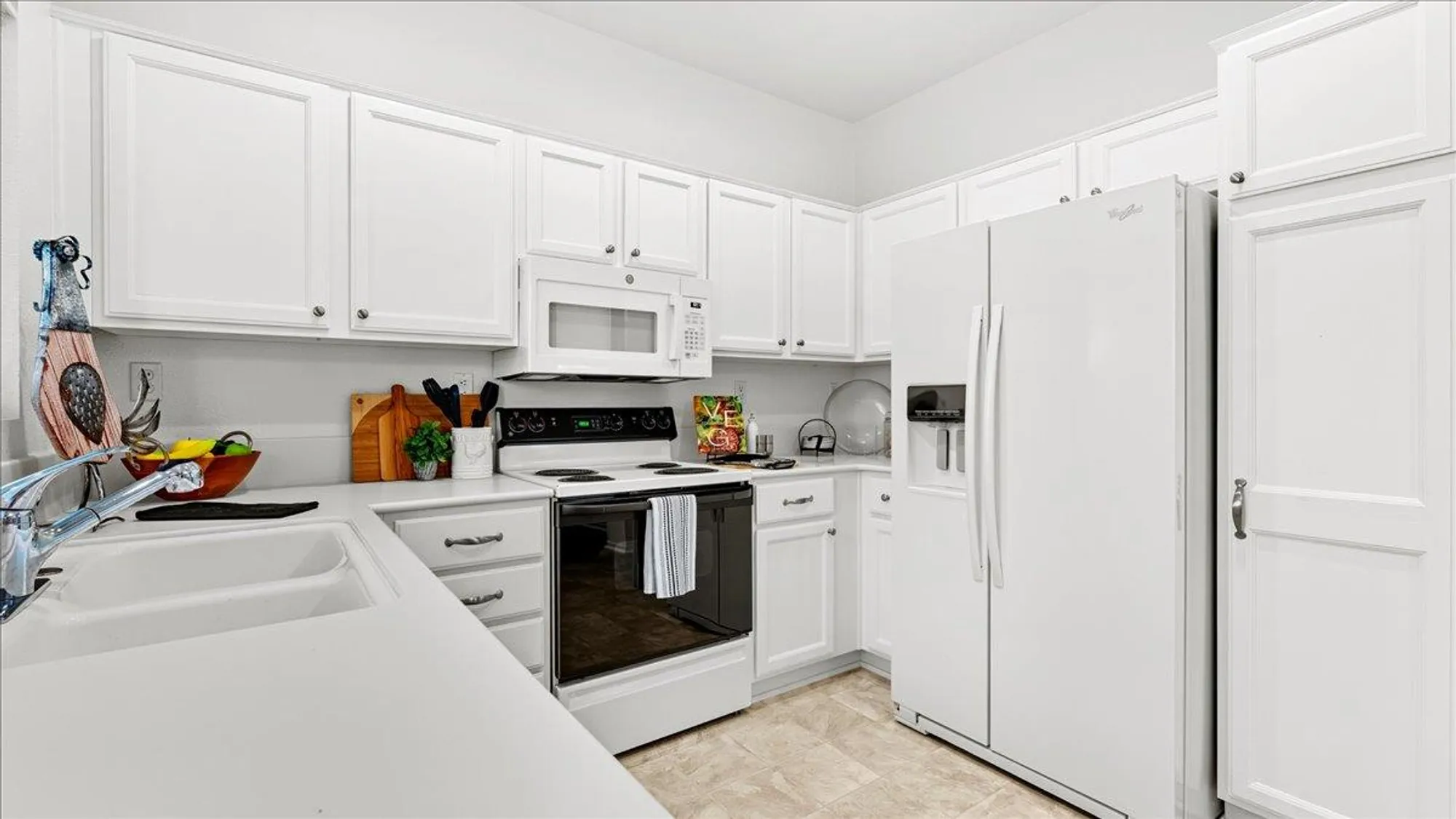 Property Slideshow image 9 of 23 | 301 wagonmaster ct, Roseville, CA, 95747