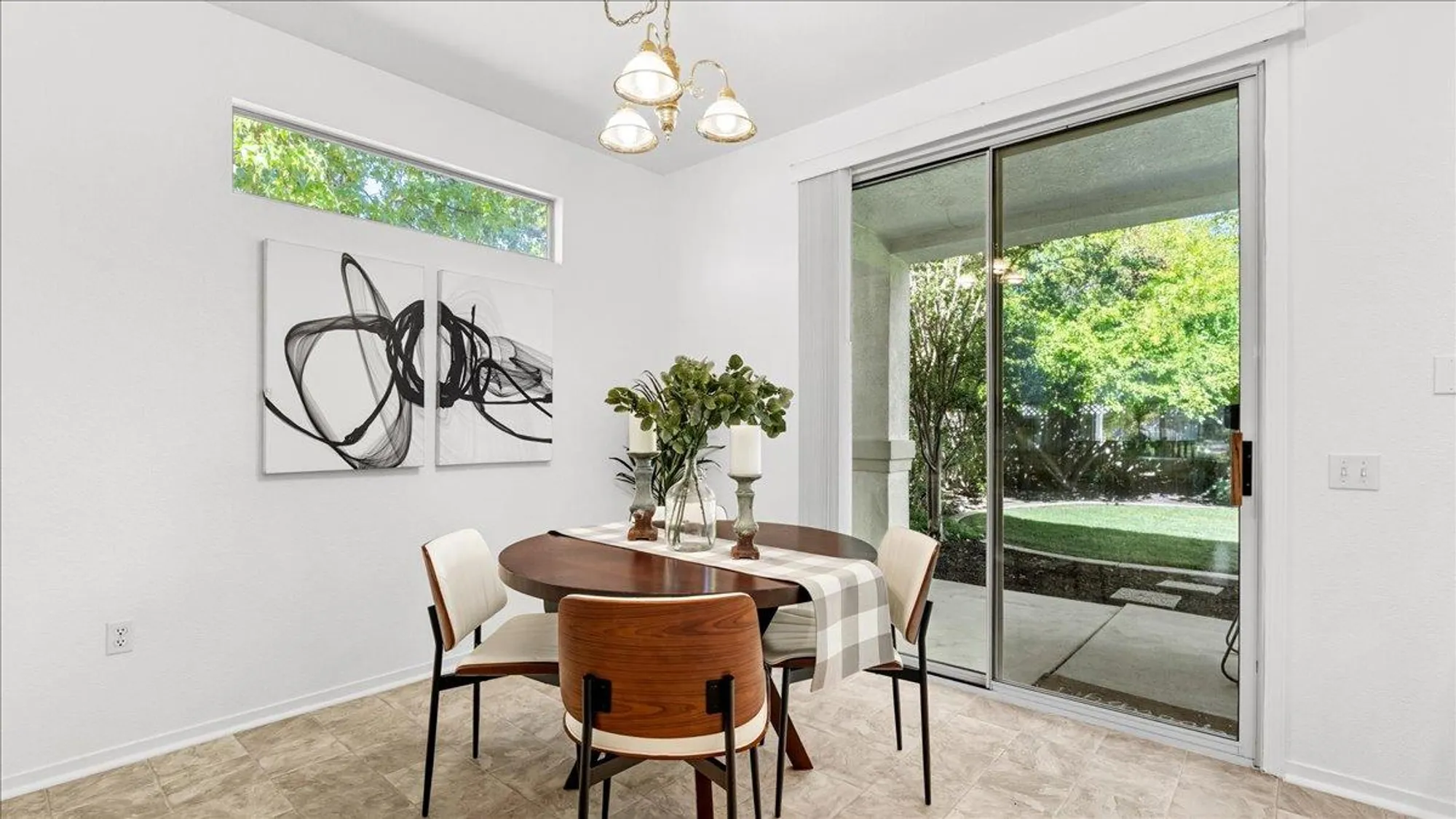 Property Slideshow image 7 of 23 | 301 wagonmaster ct, Roseville, CA, 95747