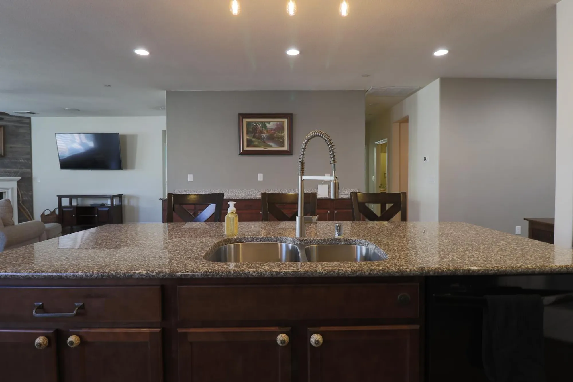 Property Slideshow image 6 of 22 | 1672 arbor brook dr, Manteca, CA, 95336