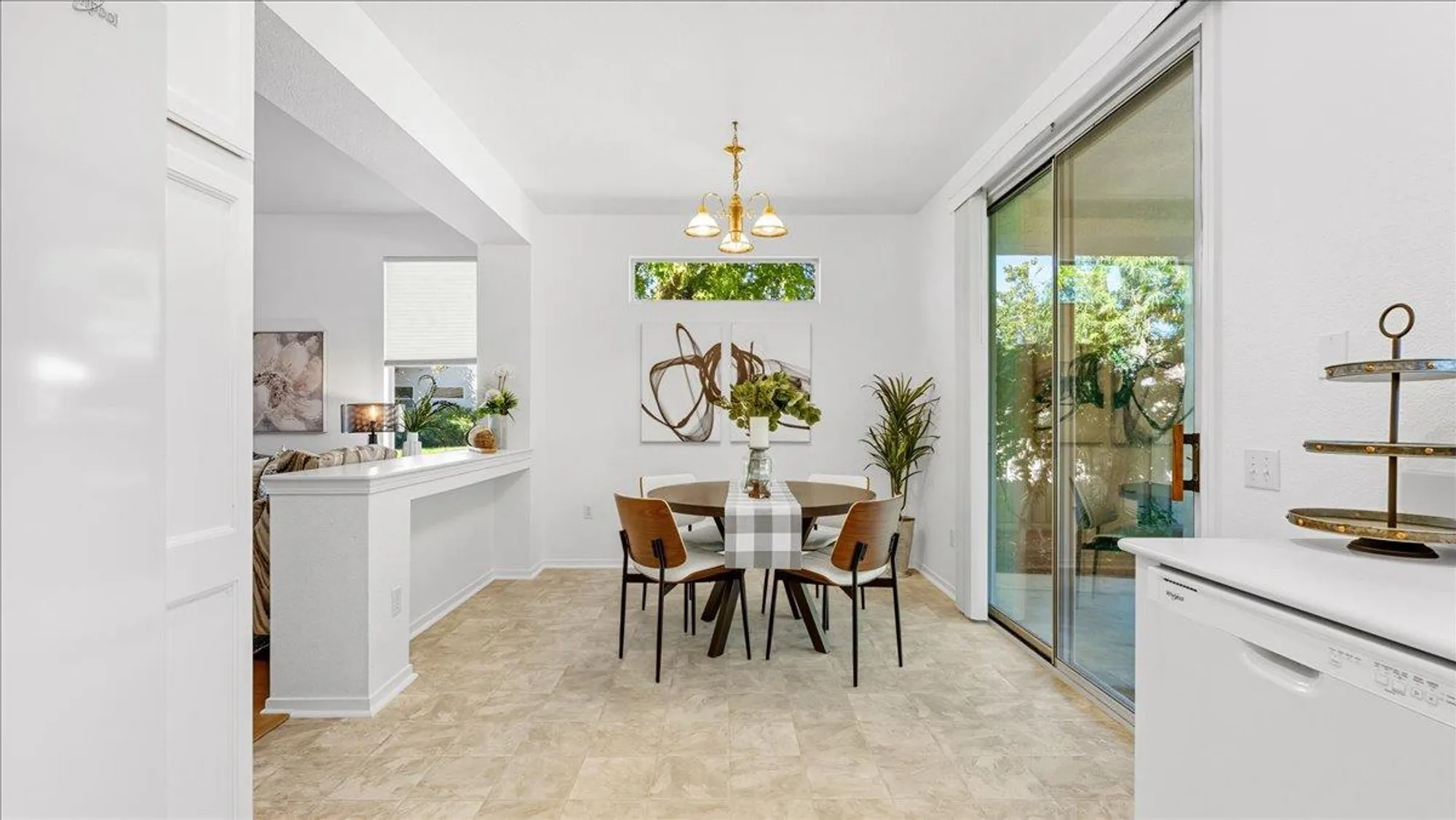 Property Slideshow image 11 of 23 | 301 wagonmaster ct, Roseville, CA, 95747