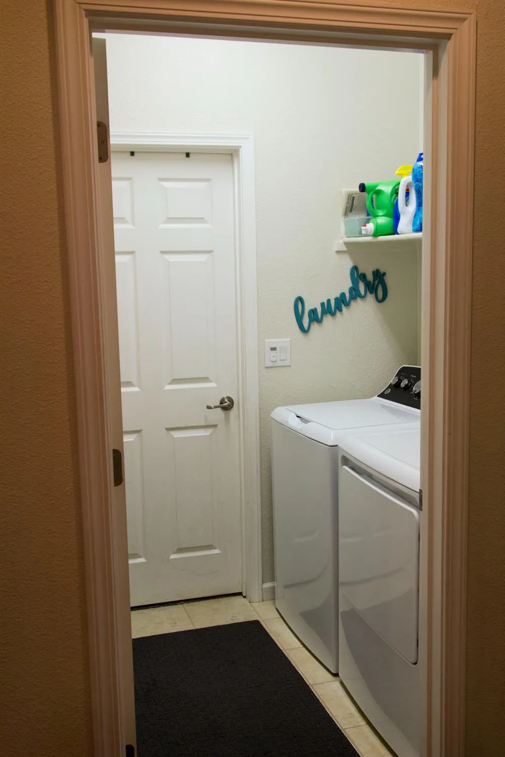 Property Slideshow image 16 of 22 | 1672 arbor brook dr, Manteca, CA, 95336