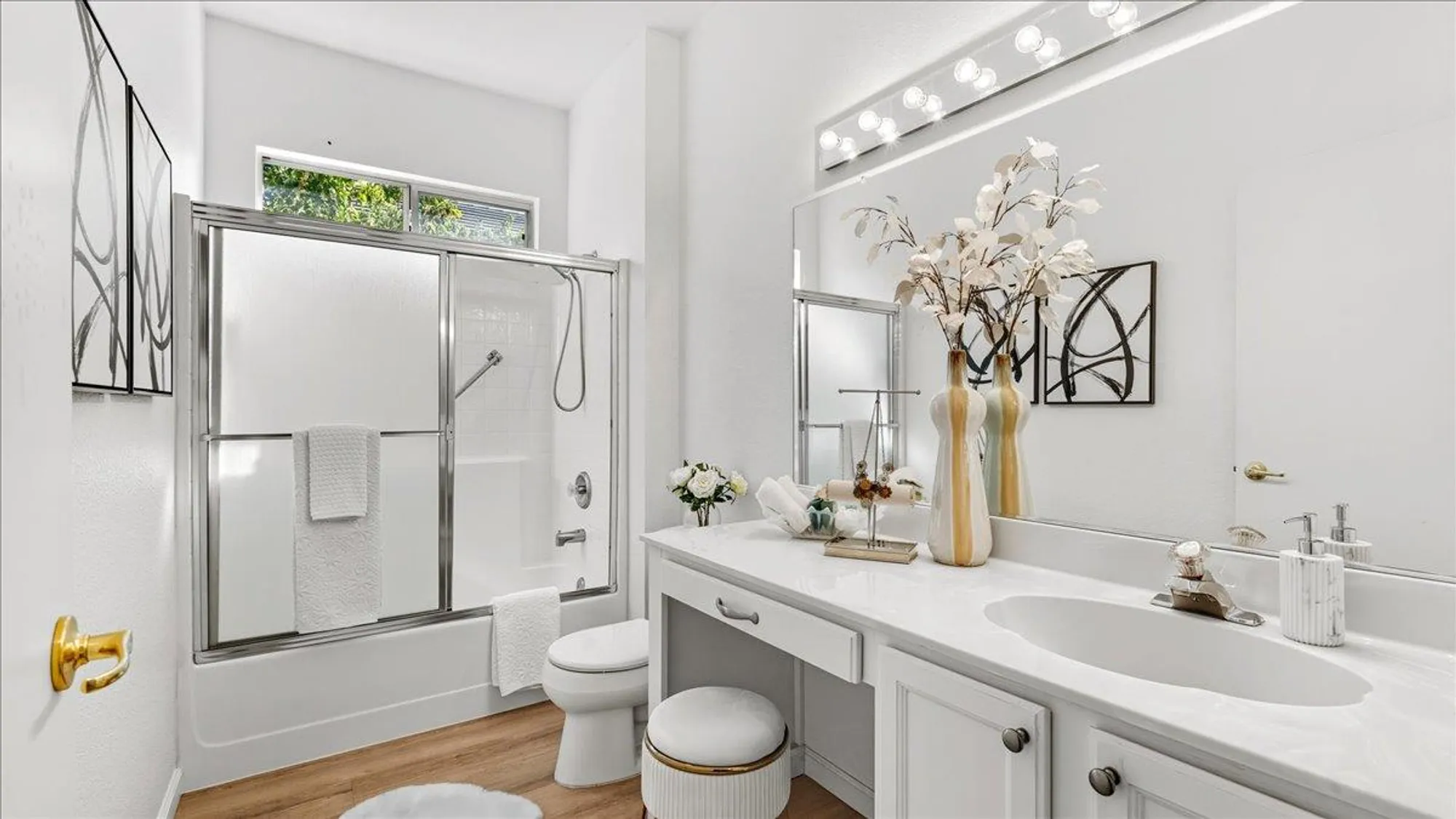 Property Slideshow image 19 of 23 | 301 wagonmaster ct, Roseville, CA, 95747