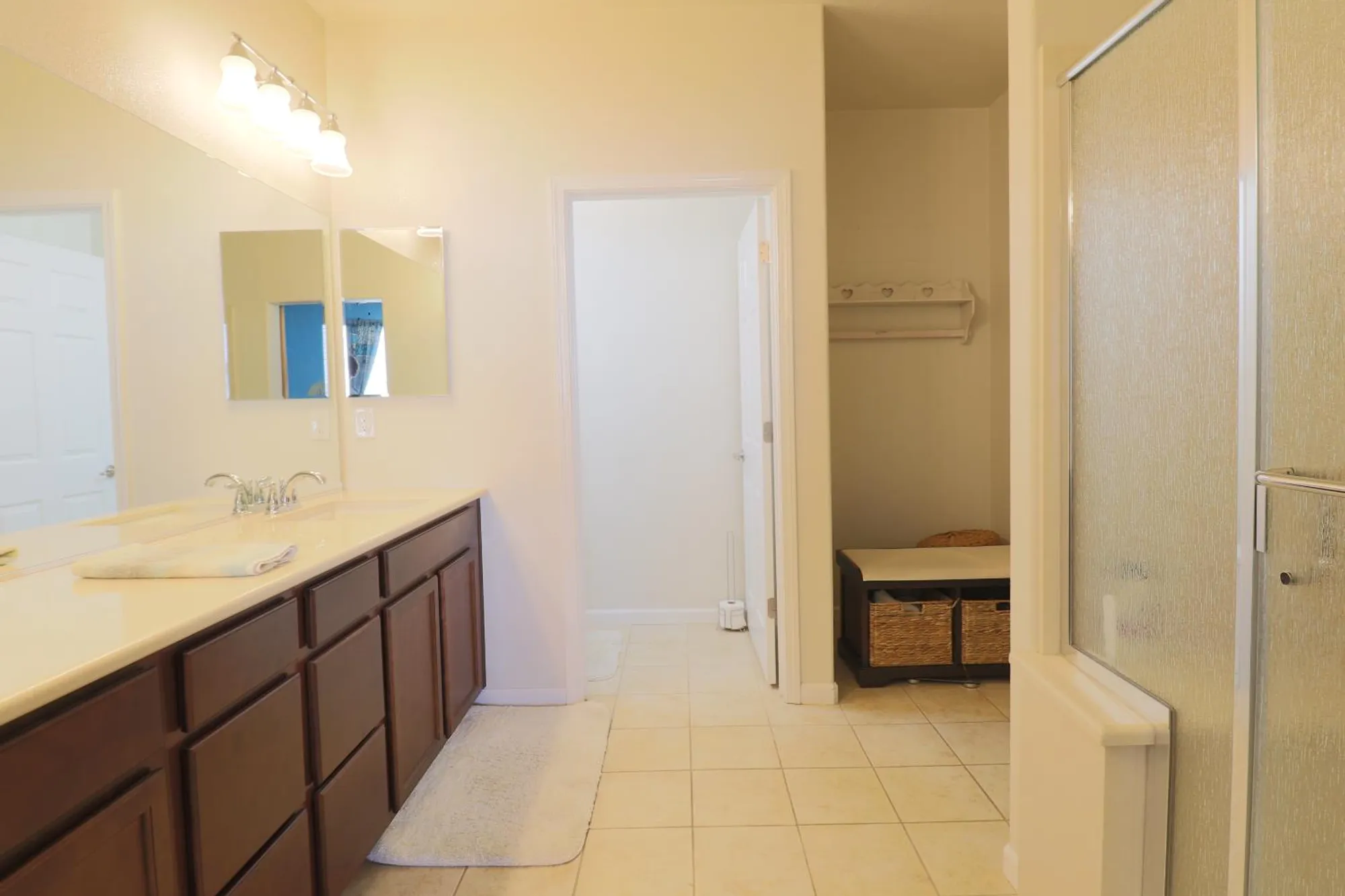 Property Slideshow image 11 of 22 | 1672 arbor brook dr, Manteca, CA, 95336