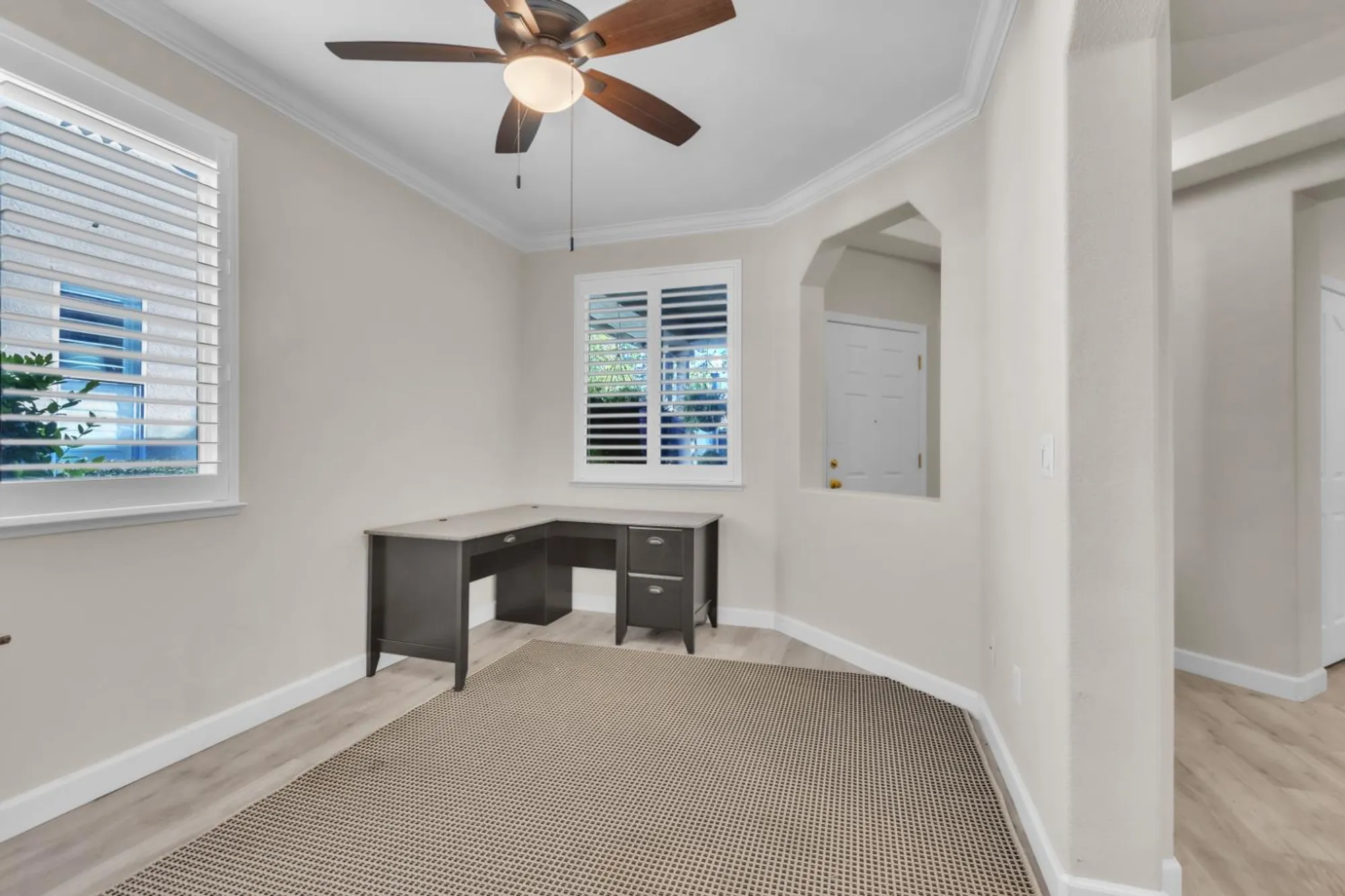 Property Slideshow image 9 of 39 | 360 mill valley cir, Sacramento, CA, 95835