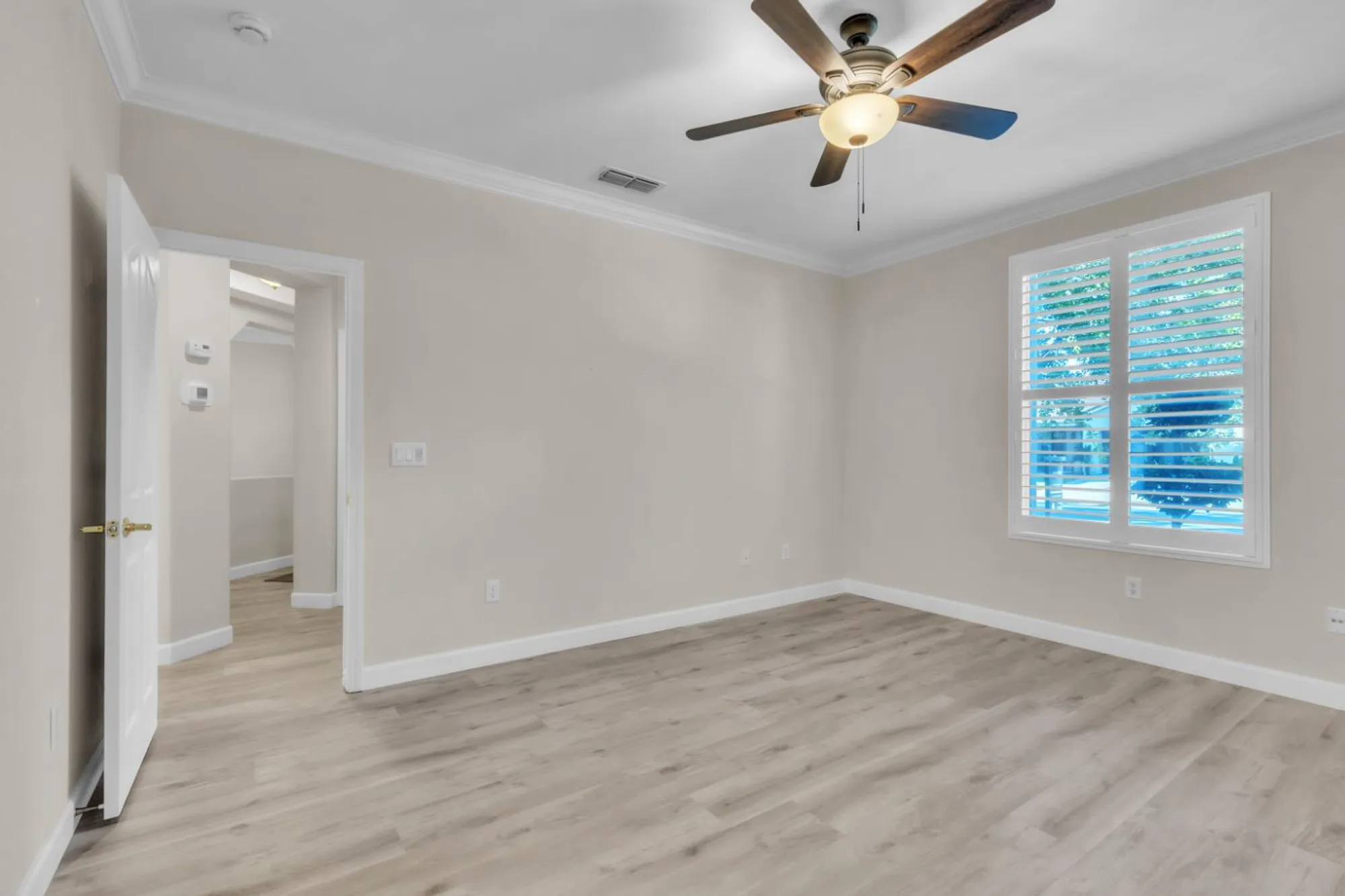 Property Slideshow image 15 of 39 | 360 mill valley cir, Sacramento, CA, 95835