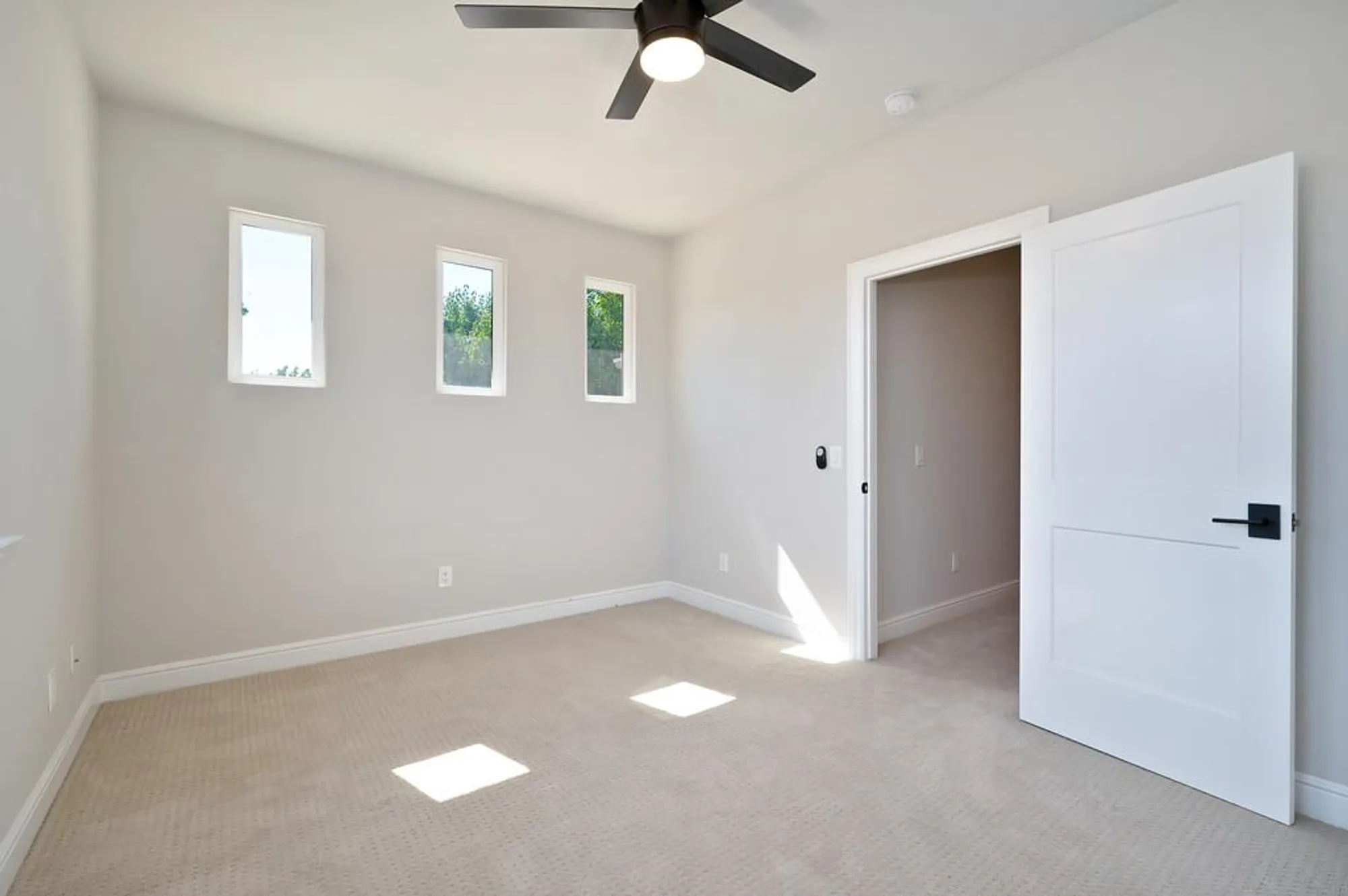 Property Slideshow image 32 of 64 | 2721 aspen valley ln, Sacramento, CA, 95835