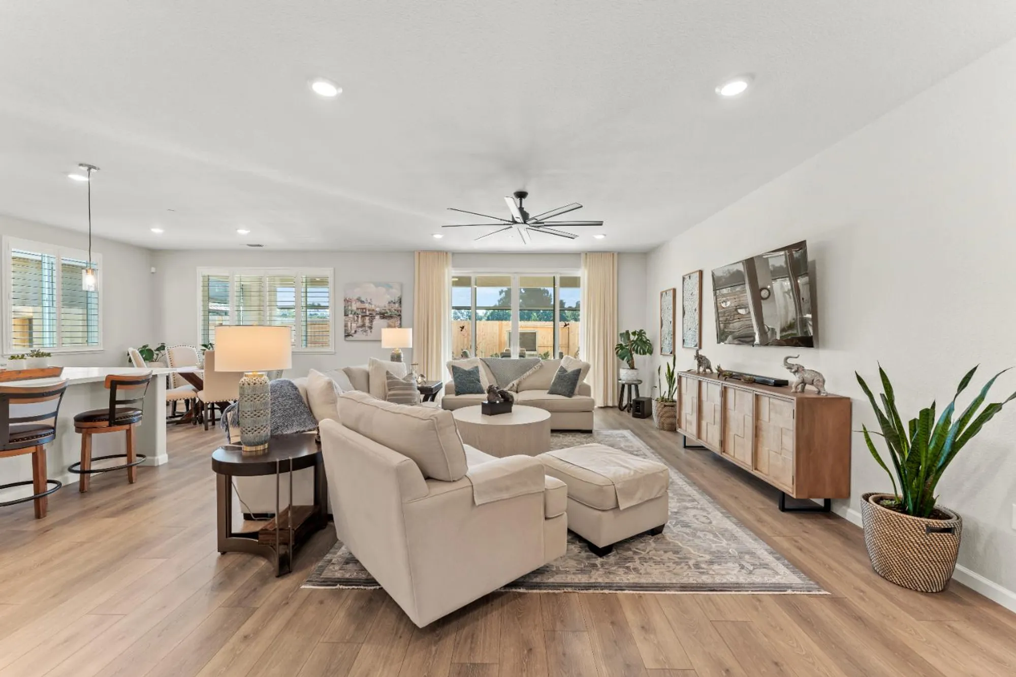 Property Slideshow image 9 of 39 | 1543 red lake way, Lincoln, CA, 95648