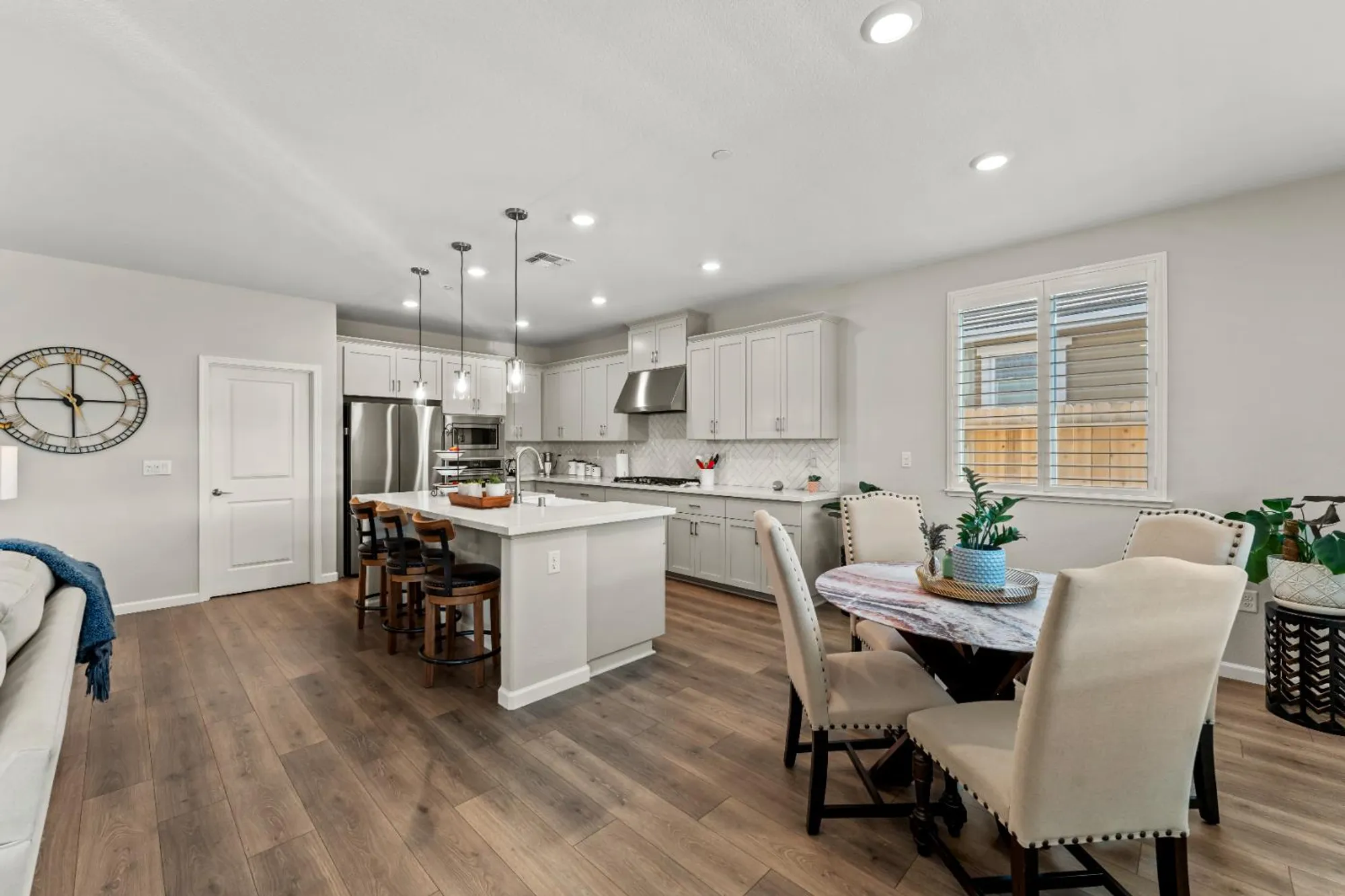 Property Slideshow image 16 of 39 | 1543 red lake way, Lincoln, CA, 95648