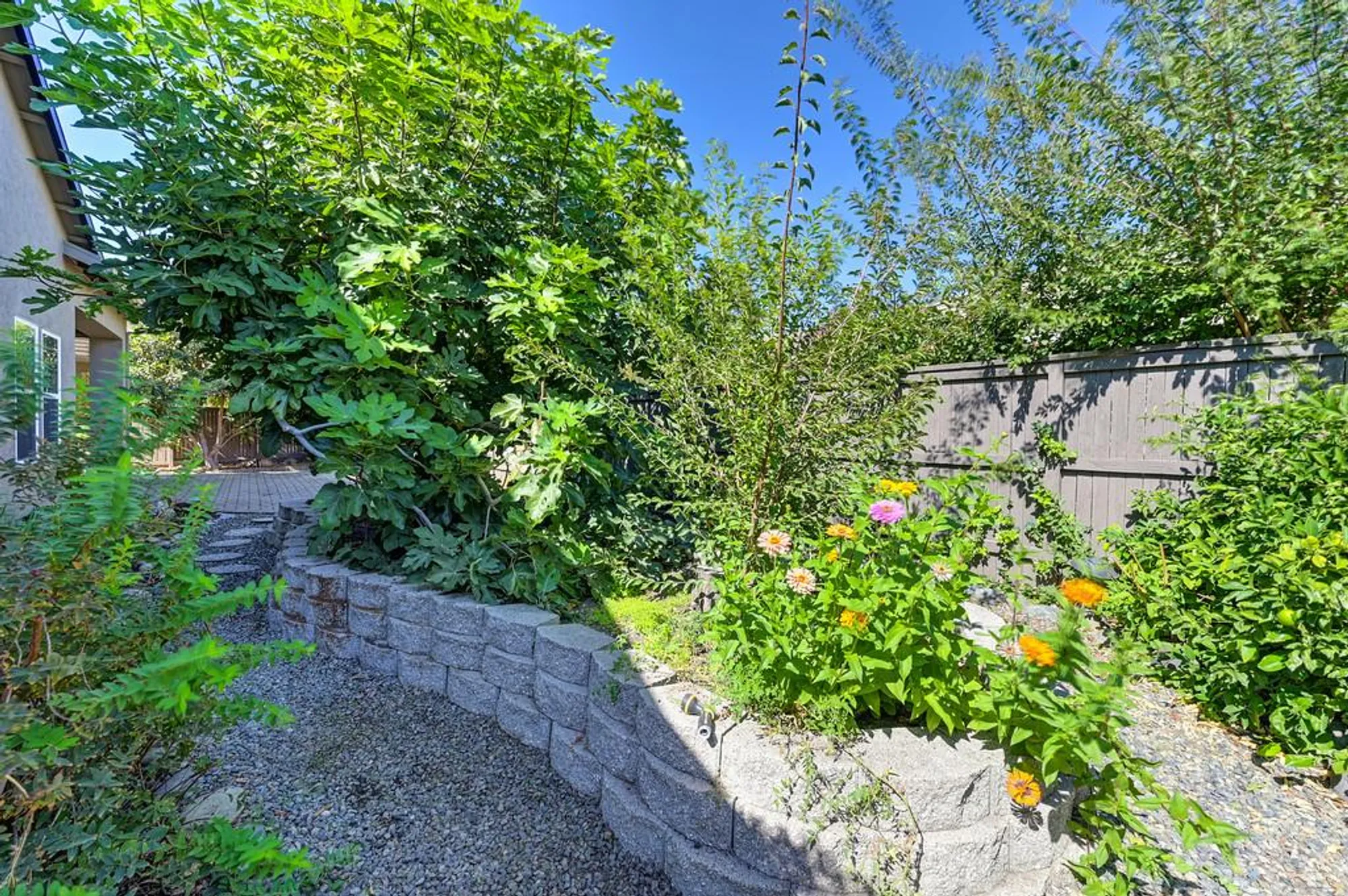 Property Slideshow image 47 of 64 | 2721 aspen valley ln, Sacramento, CA, 95835