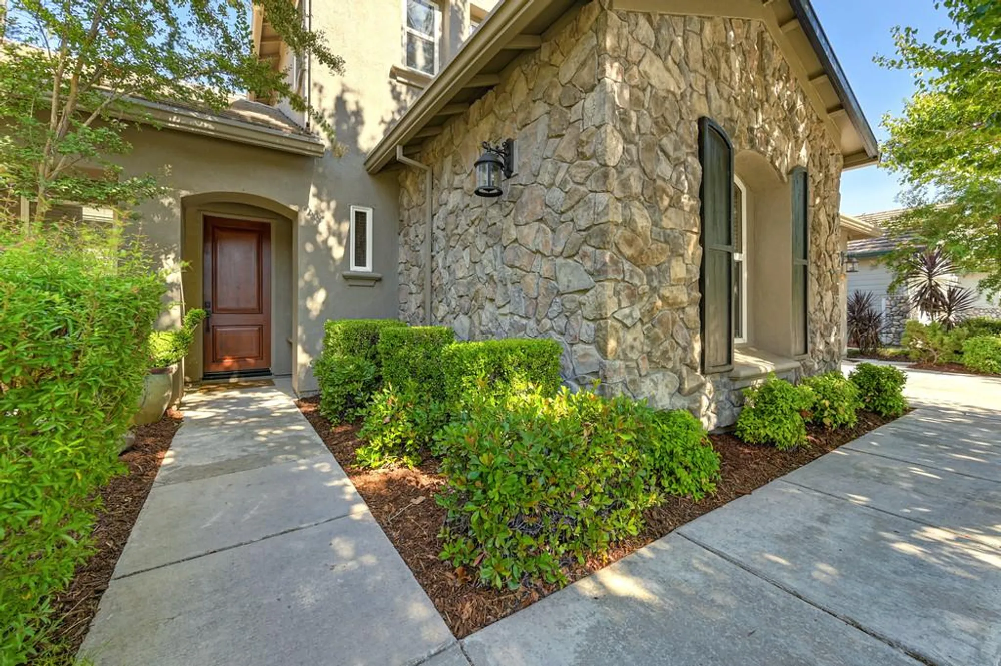 Property Slideshow image 3 of 64 | 2721 aspen valley ln, Sacramento, CA, 95835