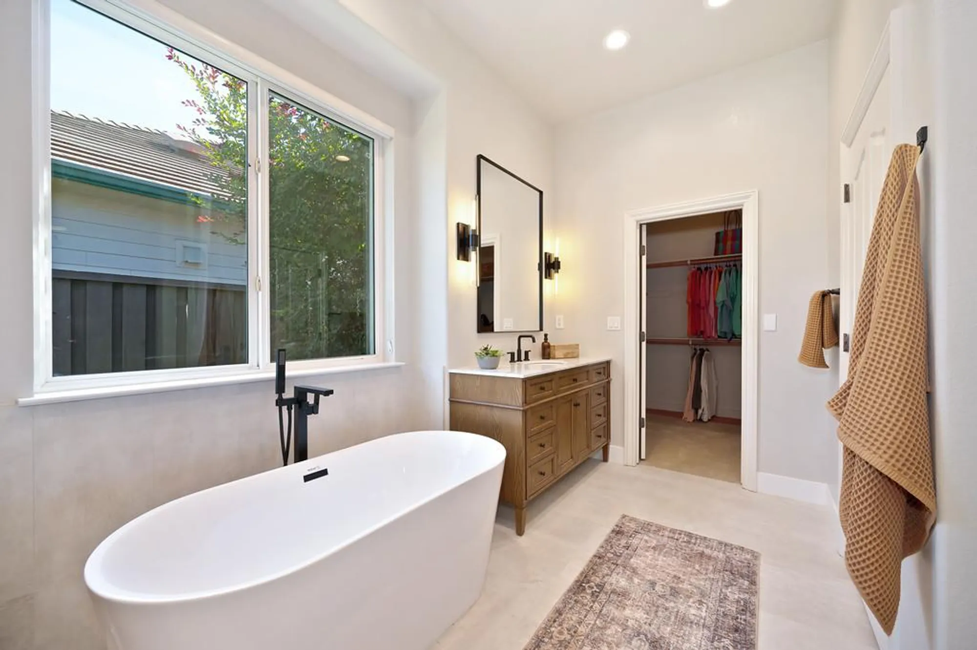 Property Slideshow image 41 of 64 | 2721 aspen valley ln, Sacramento, CA, 95835