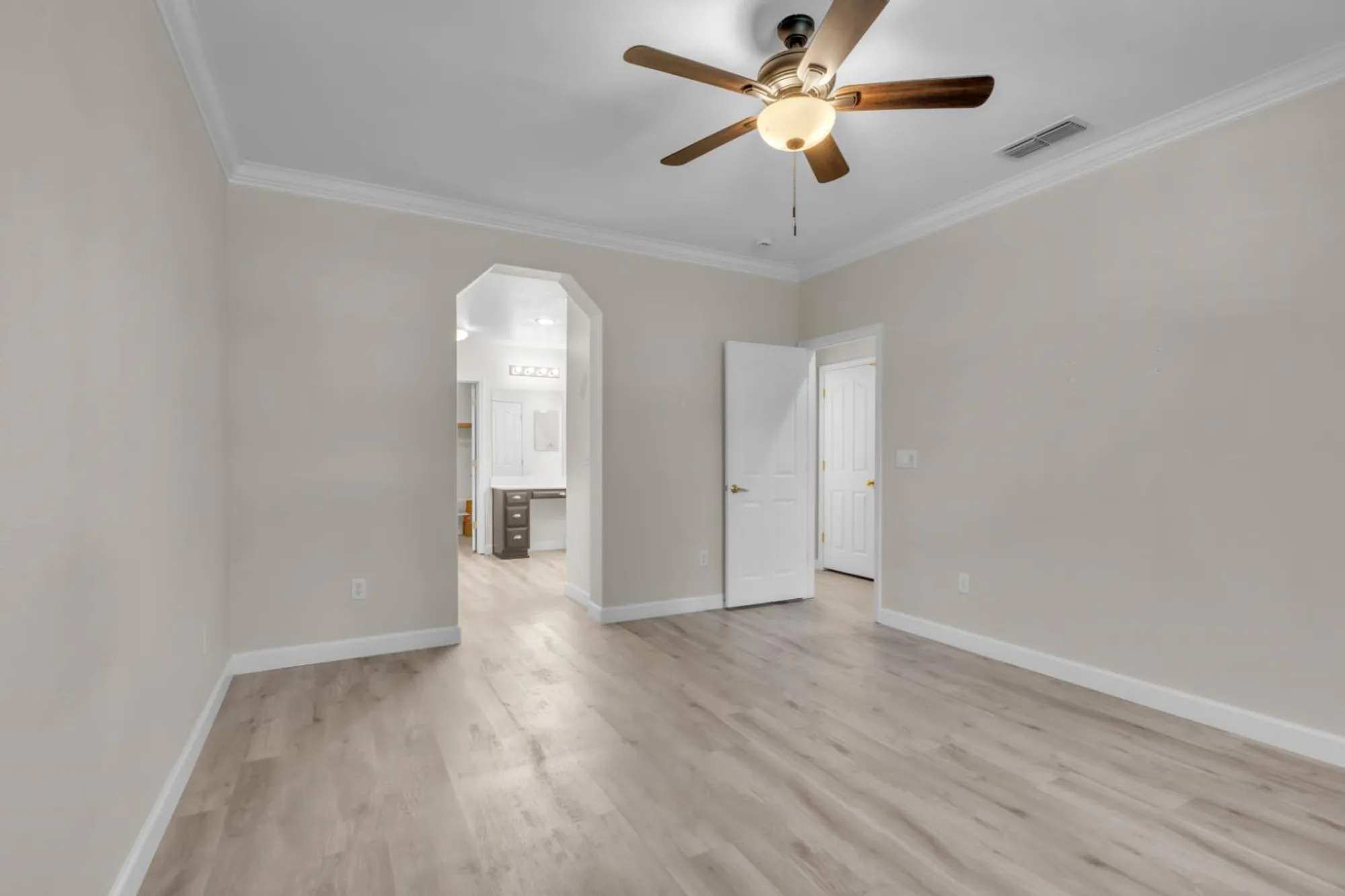 Property Slideshow image 16 of 39 | 360 mill valley cir, Sacramento, CA, 95835