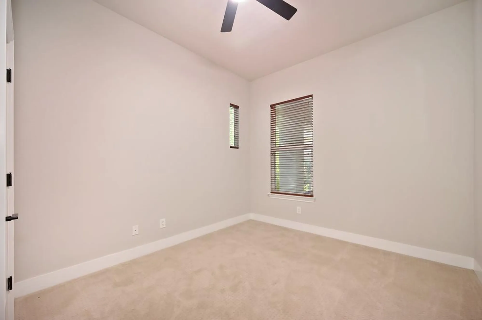 Property Slideshow image 24 of 64 | 2721 aspen valley ln, Sacramento, CA, 95835