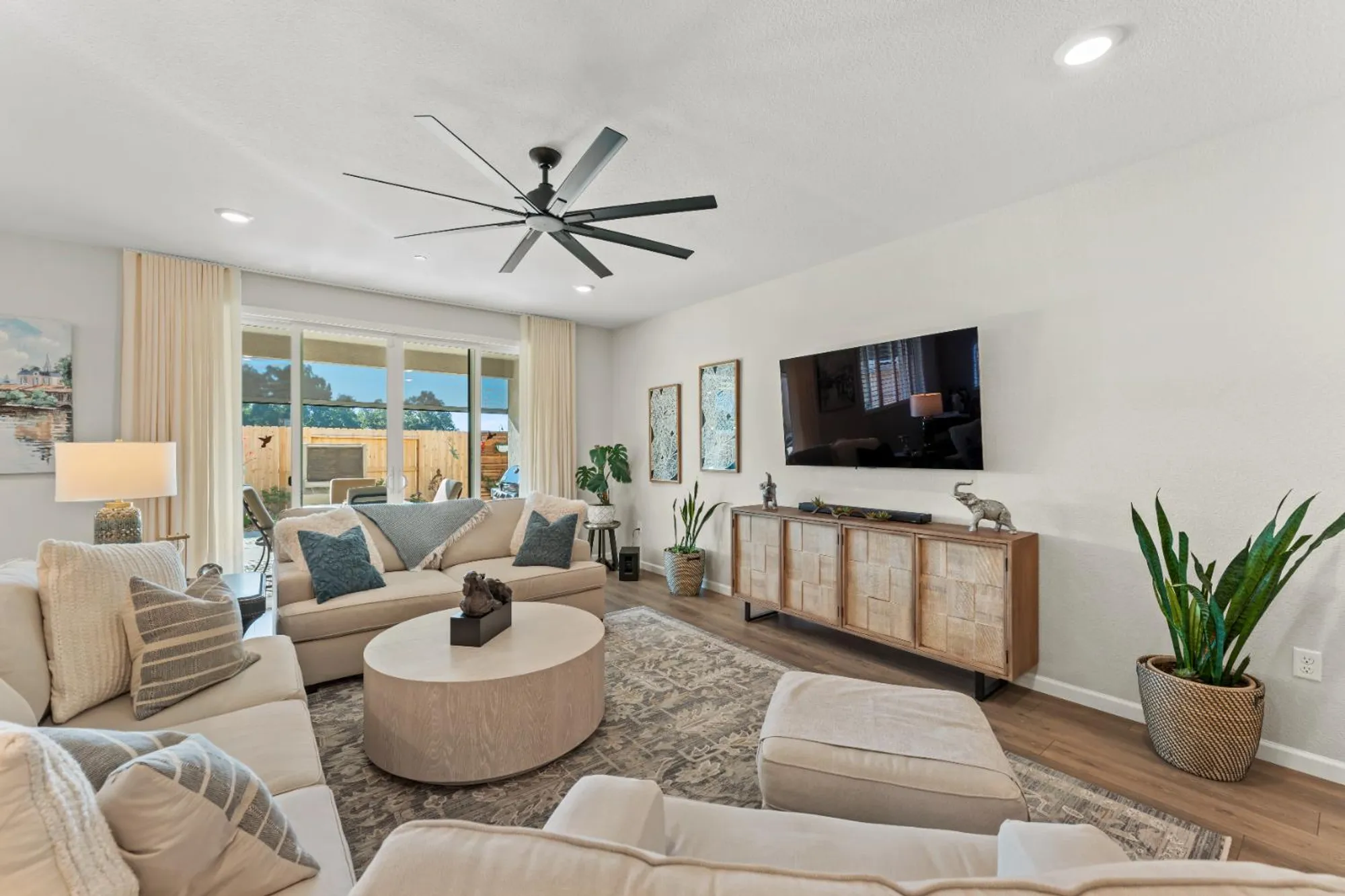 Property Slideshow image 12 of 39 | 1543 red lake way, Lincoln, CA, 95648