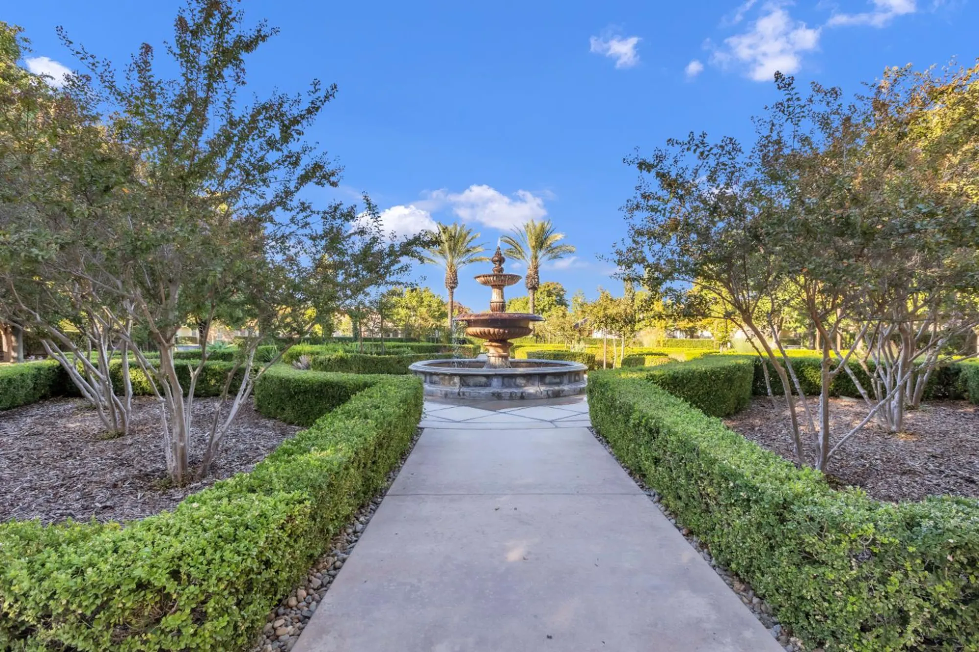 Property Slideshow image 27 of 39 | 360 mill valley cir, Sacramento, CA, 95835