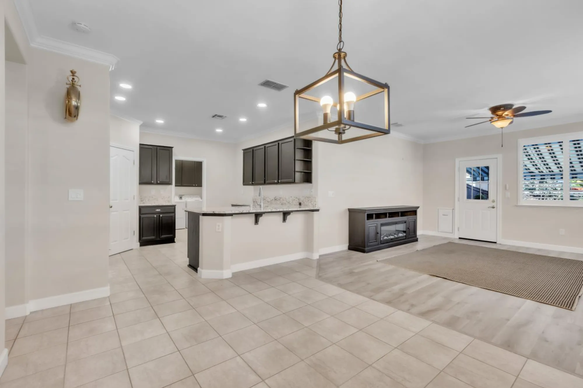 Property Slideshow image 4 of 39 | 360 mill valley cir, Sacramento, CA, 95835