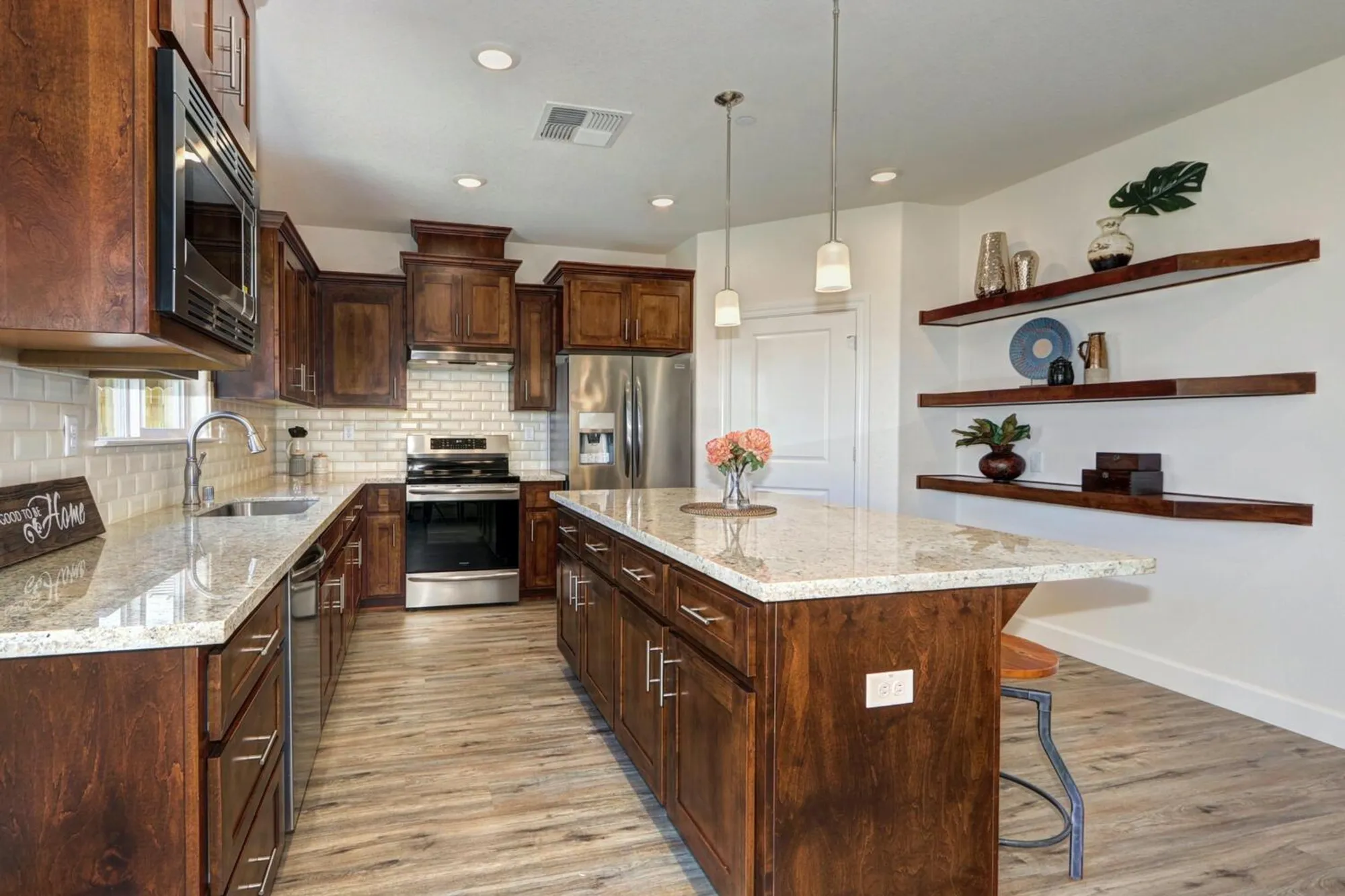 Property Slideshow image 12 of 21 | 1133 nicklaus rd, Galt, CA, 95632