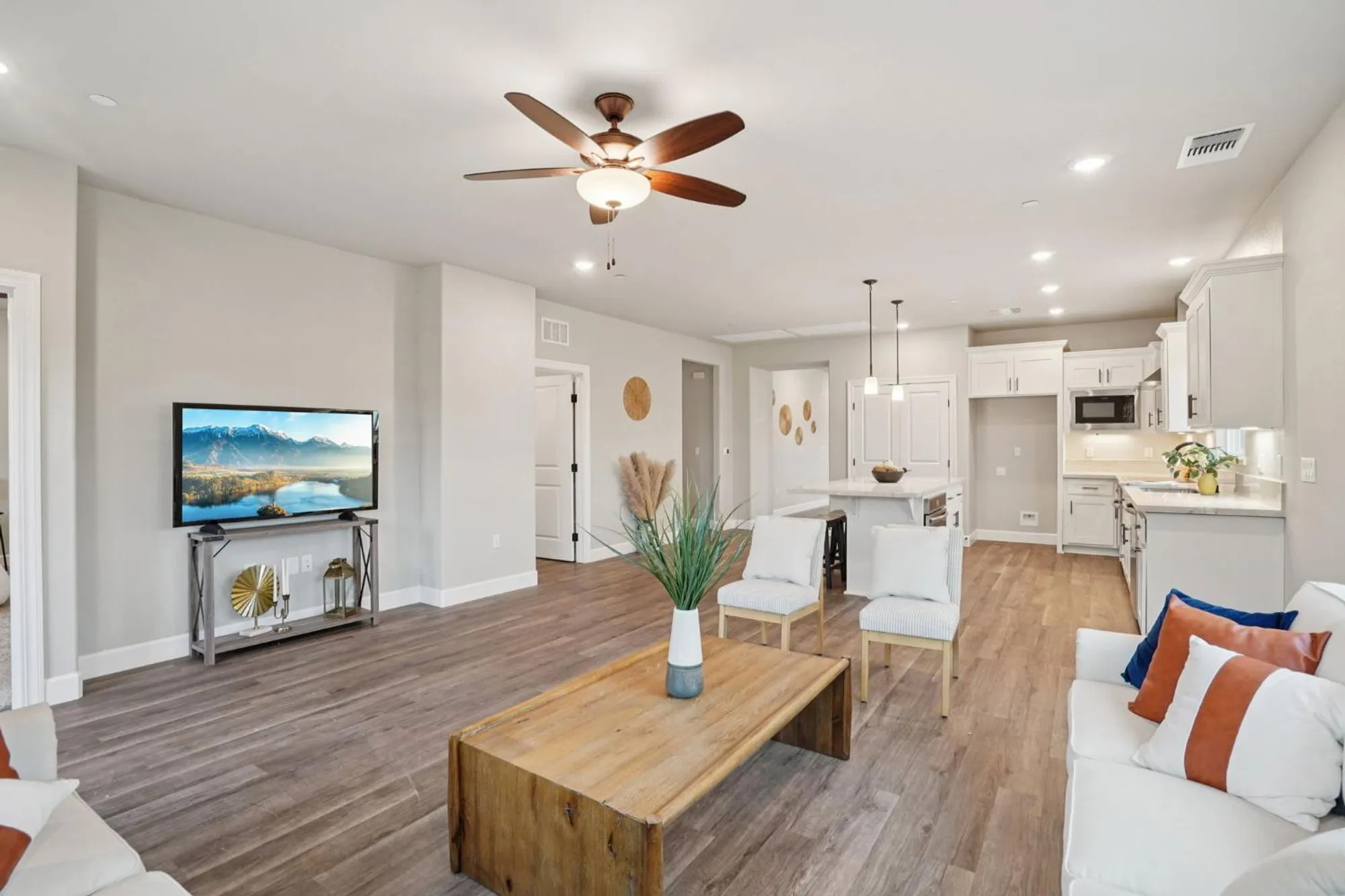 Property Slideshow image 10 of 17 | 1125 nicklaus rd, Galt, CA, 95632