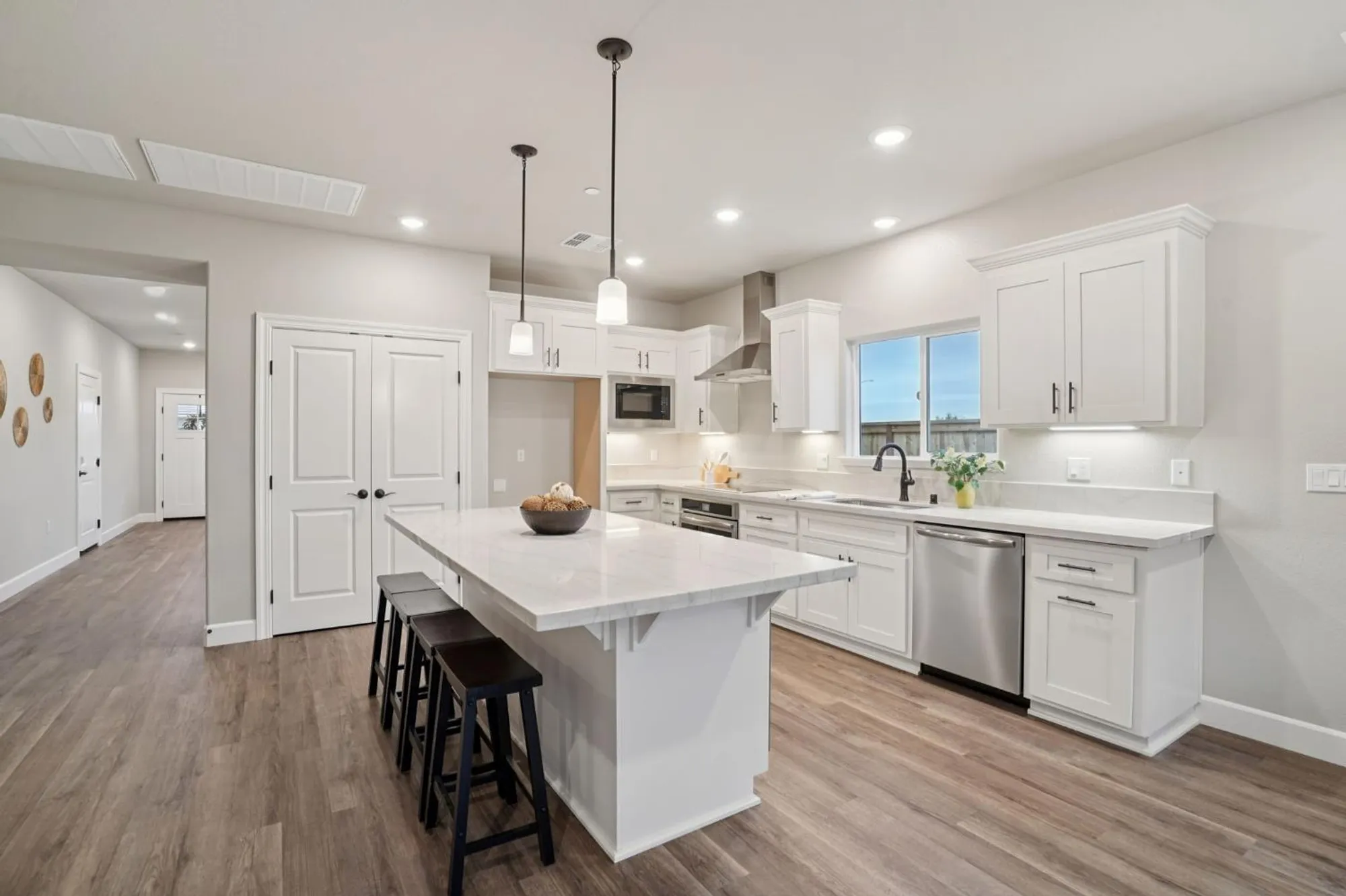 Property Slideshow image 8 of 17 | 1125 nicklaus rd, Galt, CA, 95632