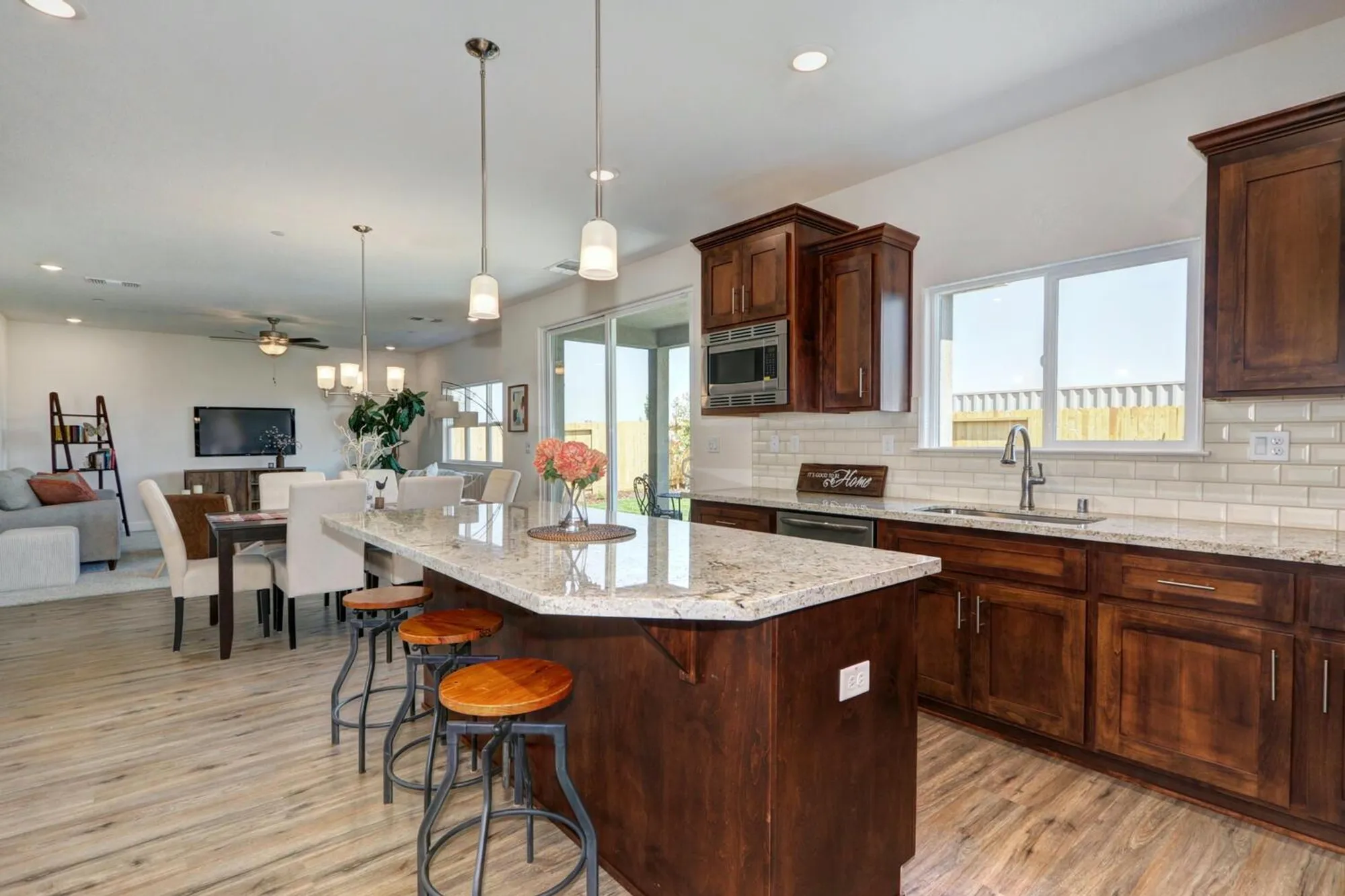 Property Slideshow image 14 of 21 | 1133 nicklaus rd, Galt, CA, 95632