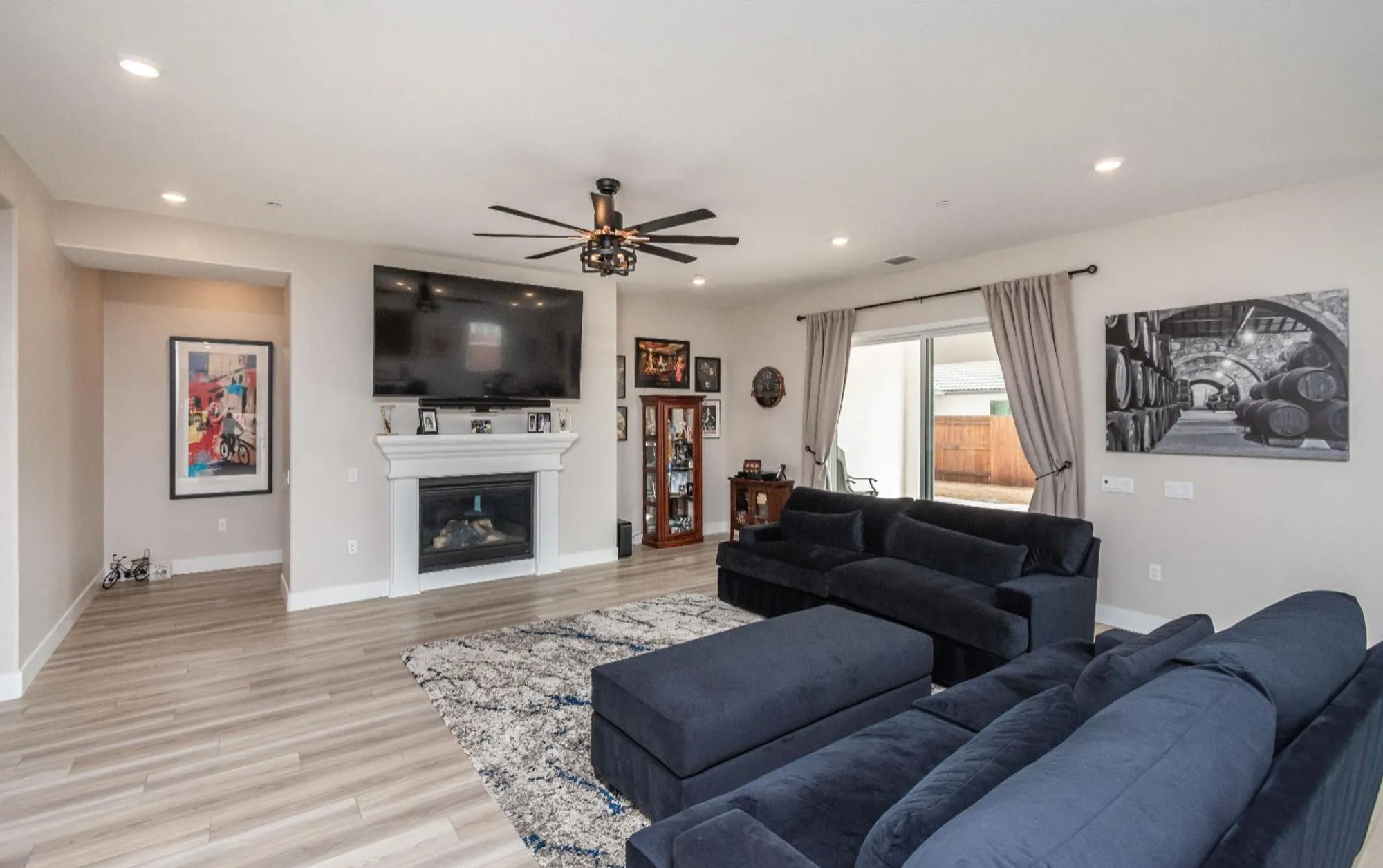 Property Slideshow image 20 of 78 | 8471 tulip ct, Roseville, CA, 95747