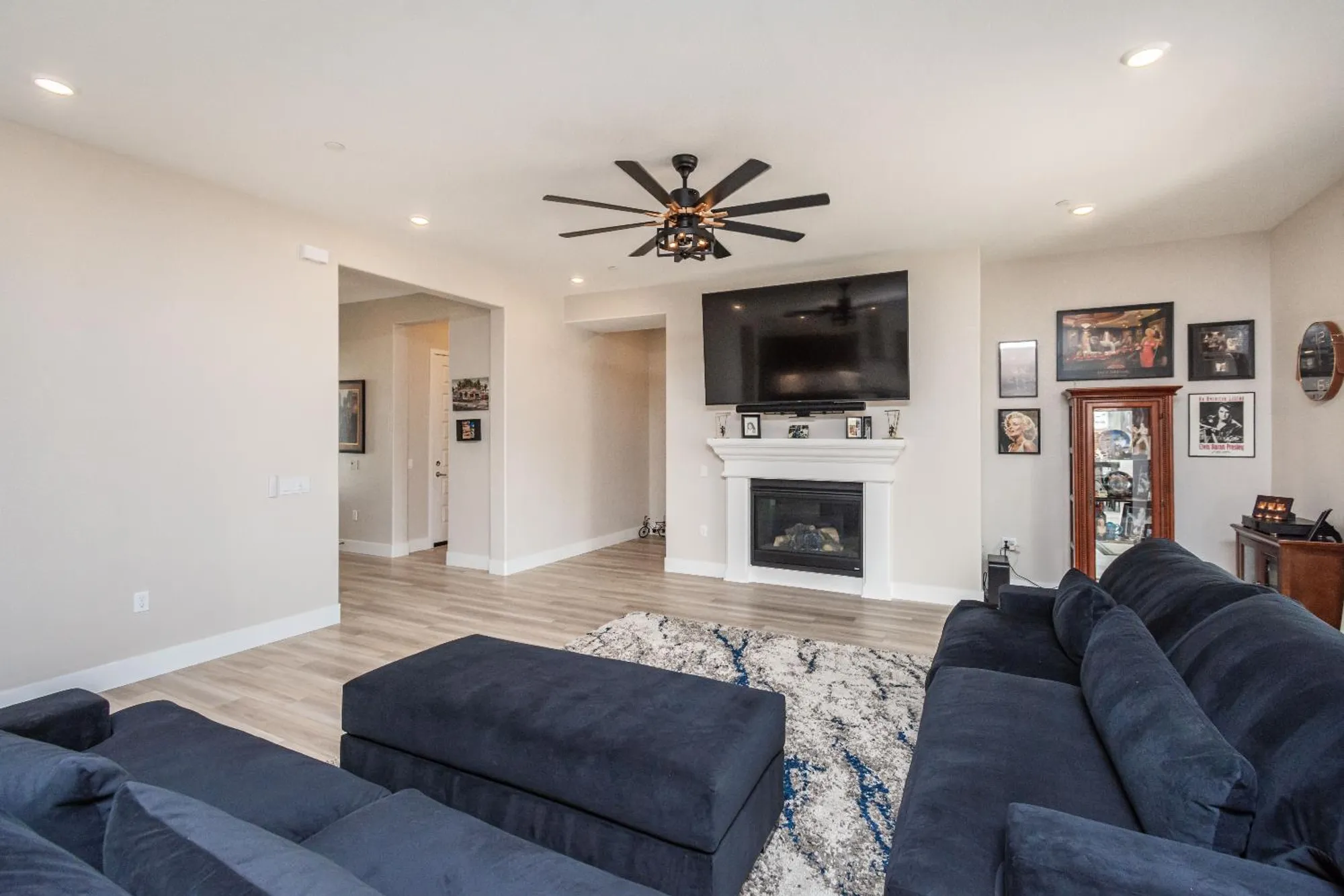 Property Slideshow image 17 of 78 | 8471 tulip ct, Roseville, CA, 95747