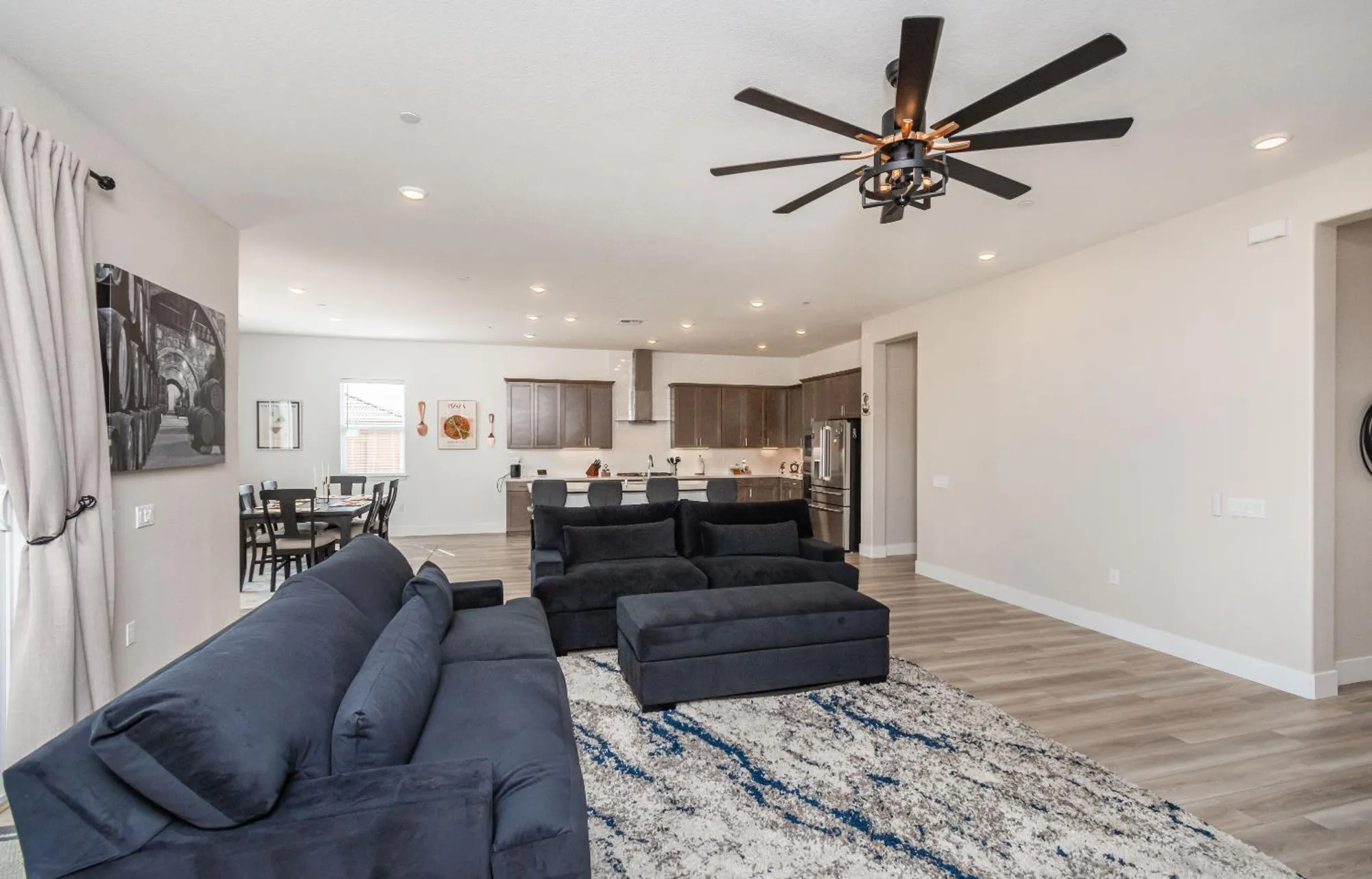 Property Slideshow image 16 of 78 | 8471 tulip ct, Roseville, CA, 95747