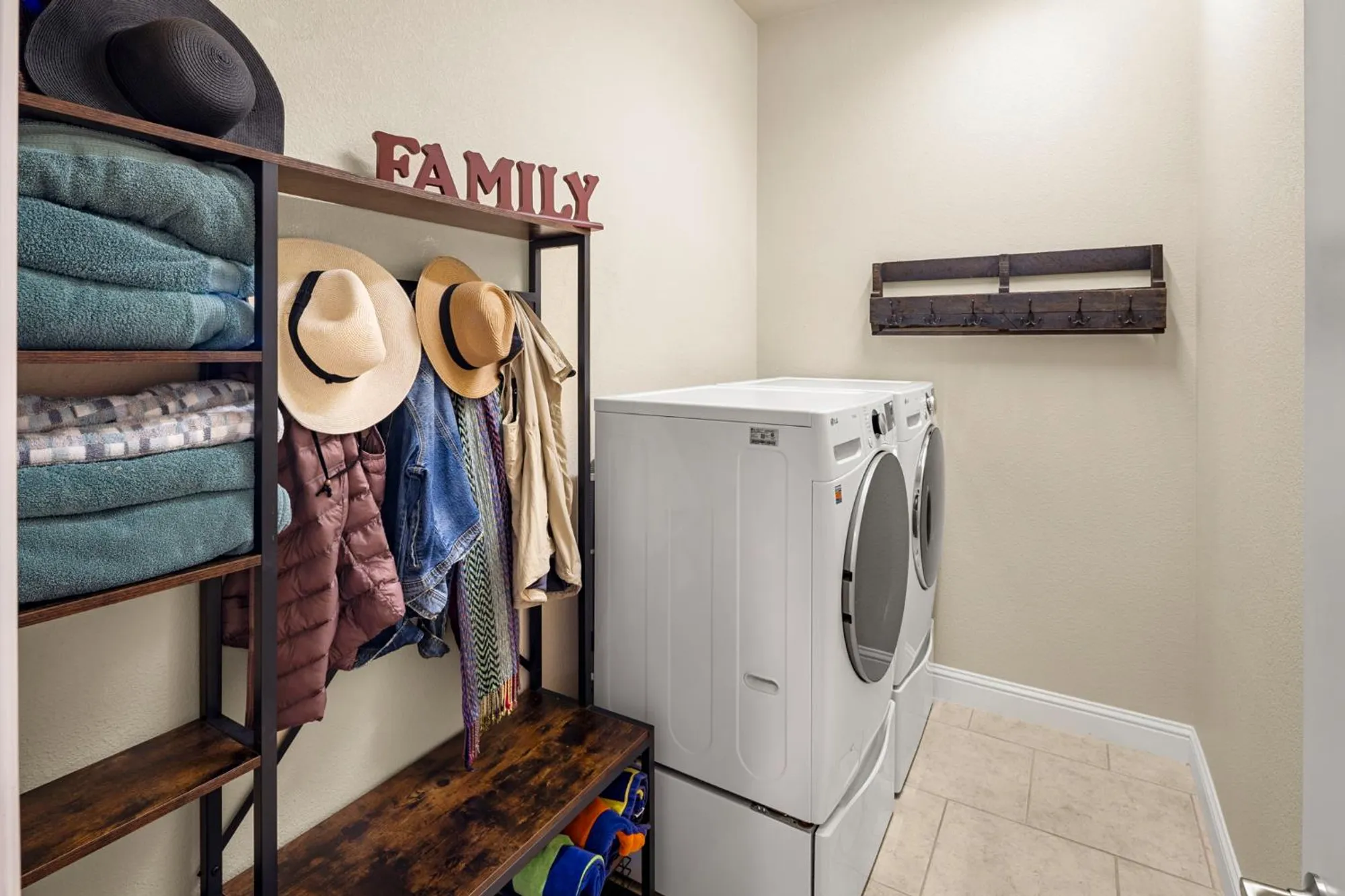 Property Slideshow image 36 of 72 | 2080 leighham dr, Roseville, CA, 95747