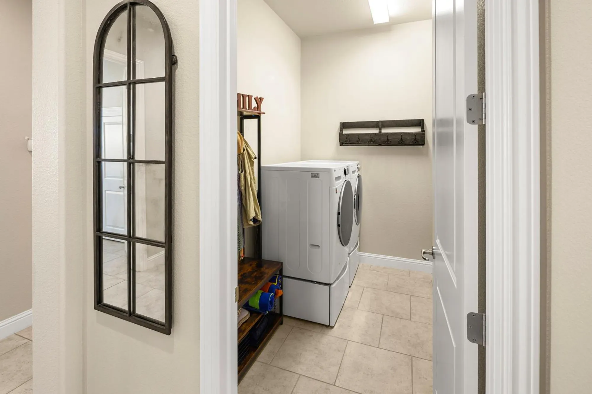 Property Slideshow image 35 of 72 | 2080 leighham dr, Roseville, CA, 95747