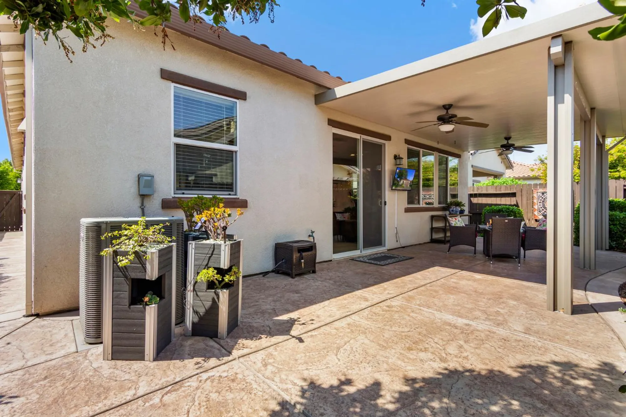 Property Slideshow image 42 of 72 | 2080 leighham dr, Roseville, CA, 95747