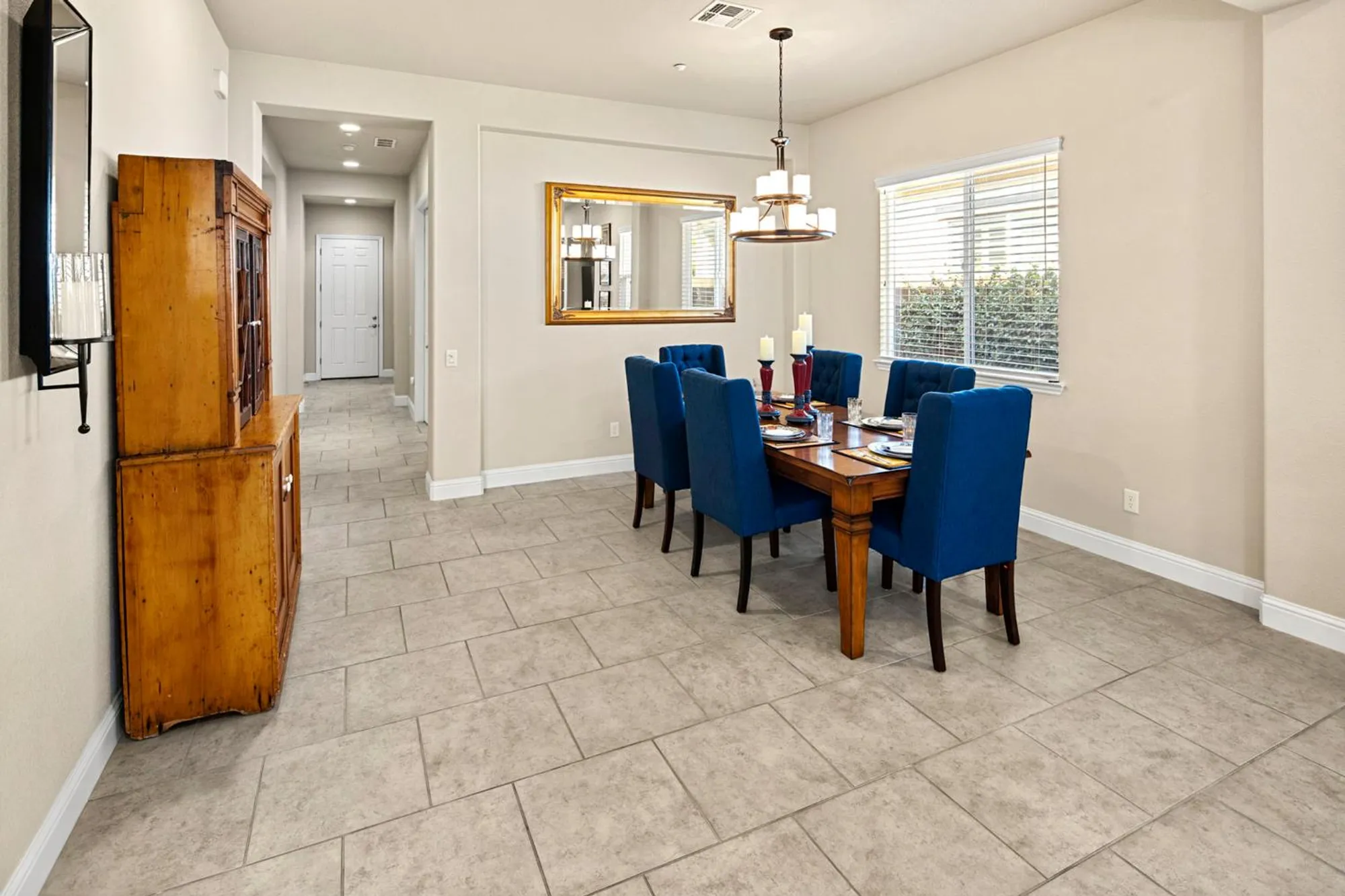 Property Slideshow image 21 of 72 | 2080 leighham dr, Roseville, CA, 95747