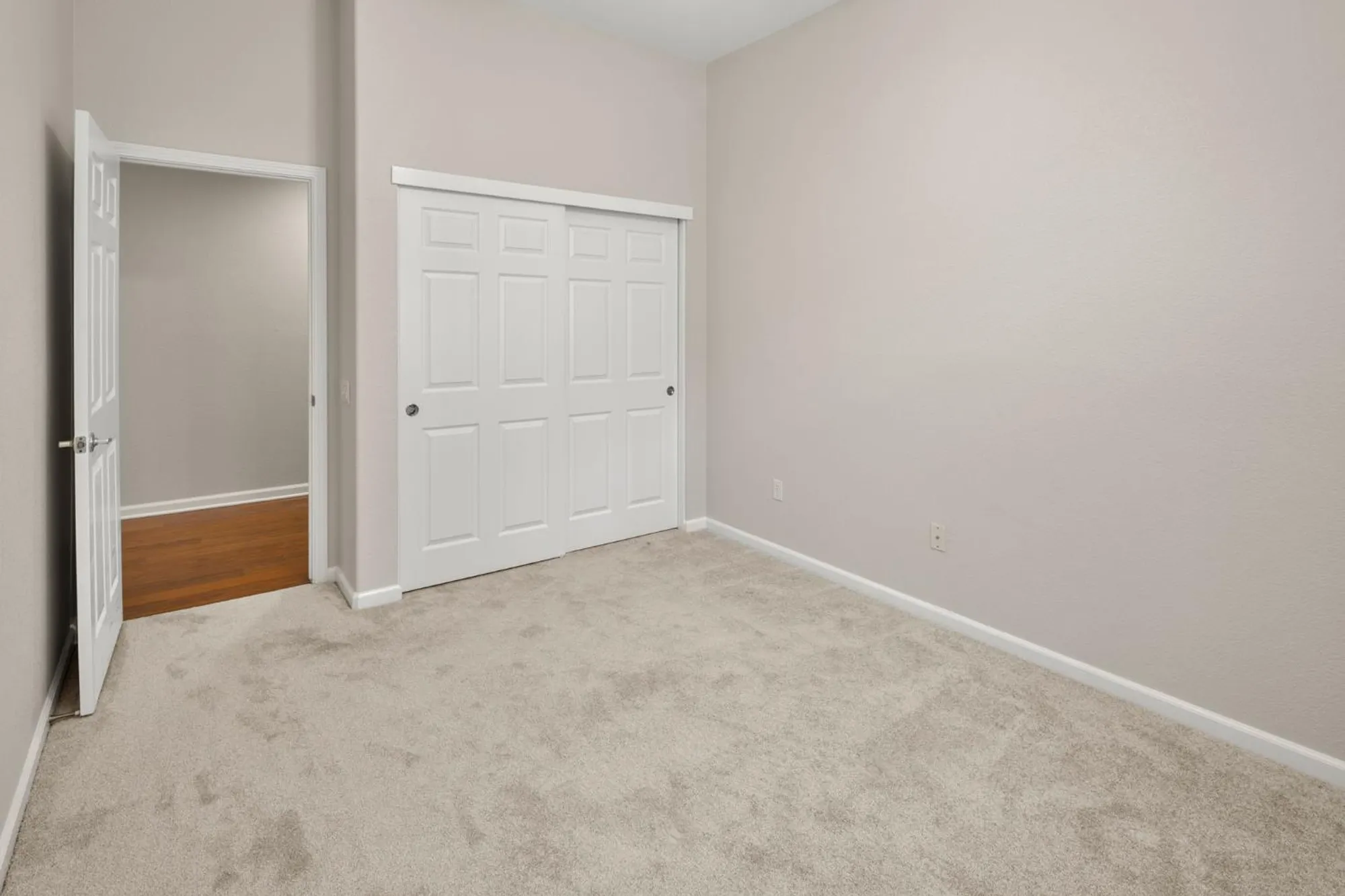 Property Slideshow image 40 of 77 | 401 barusch ct, Roseville, CA, 95747