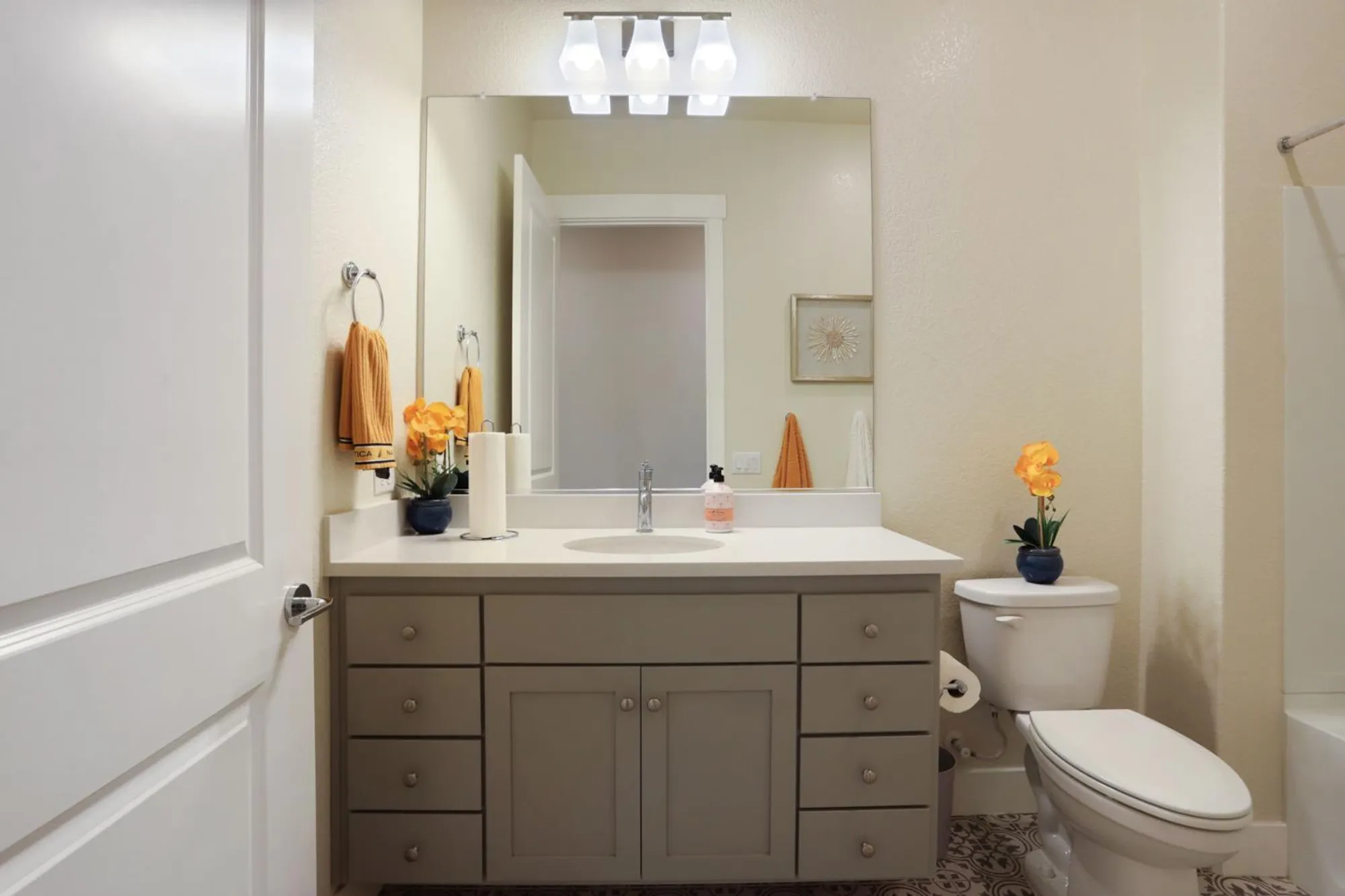 Property Slideshow image 22 of 47 | 605 victoria dr, Manteca, CA, 95336