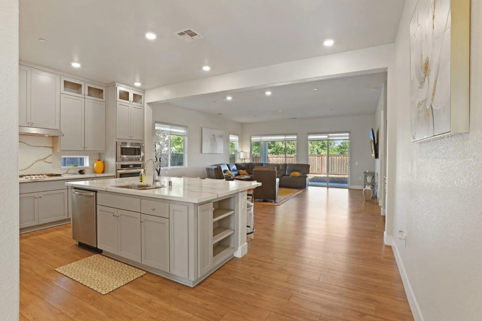 Property Slideshow image 12 of 47 | 605 victoria dr, Manteca, CA, 95336