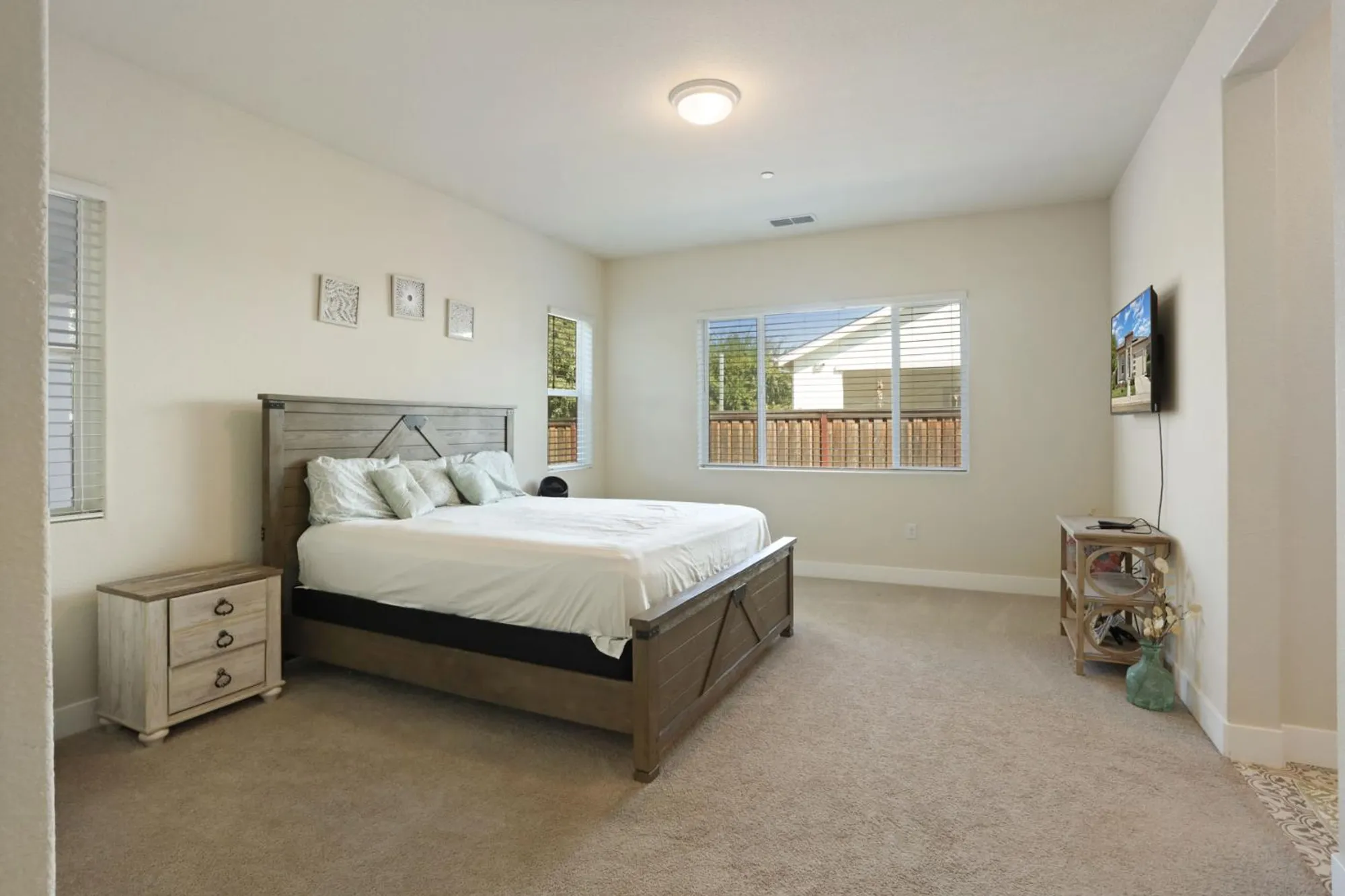 Property Slideshow image 23 of 47 | 605 victoria dr, Manteca, CA, 95336