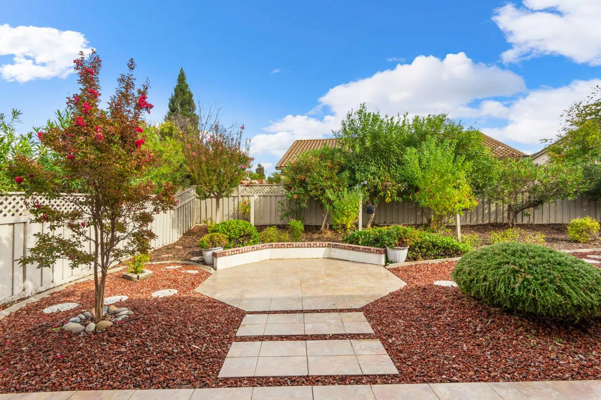 Property Slideshow image 49 of 77 | 401 barusch ct, Roseville, CA, 95747