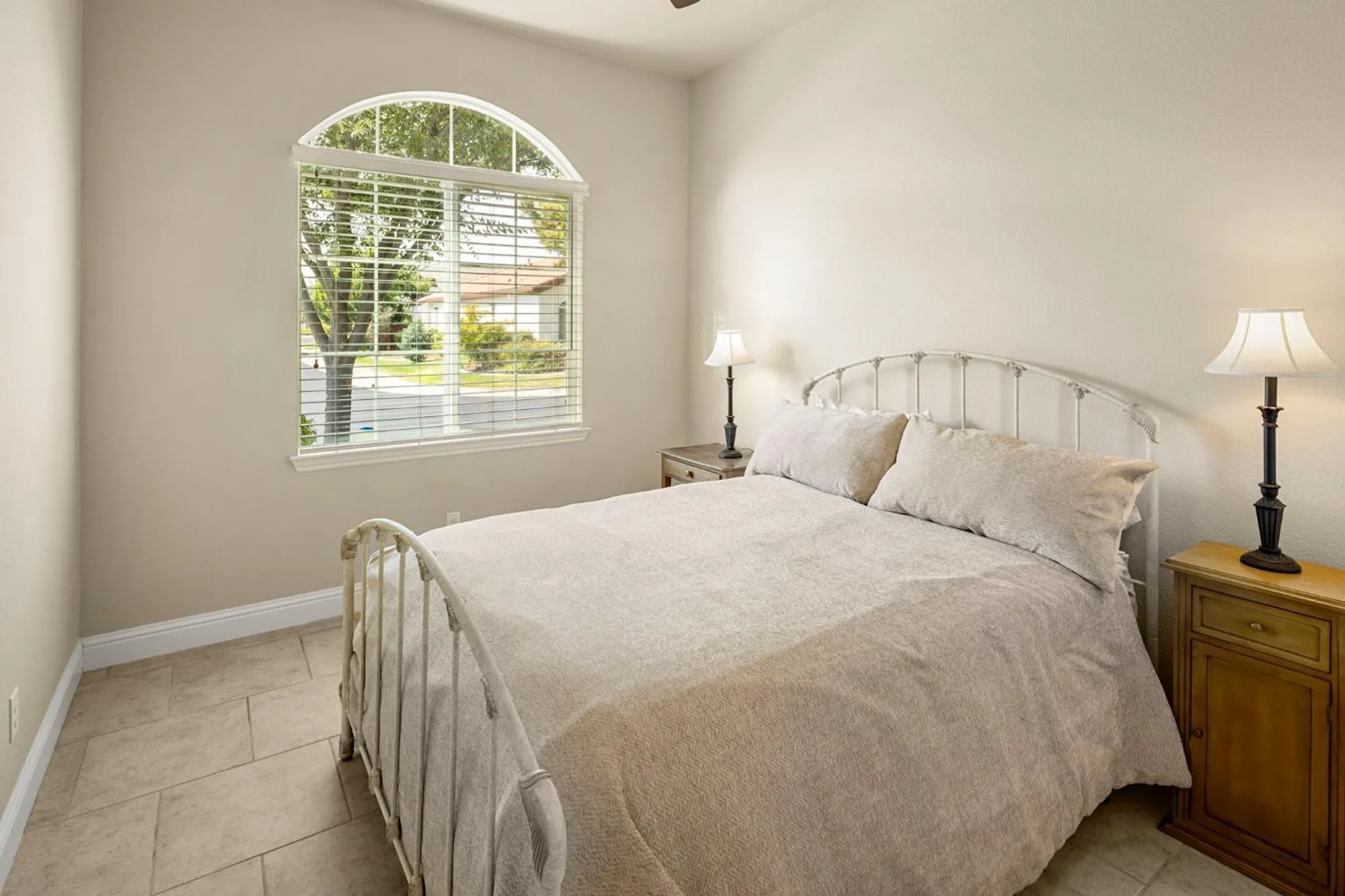 Property Slideshow image 38 of 72 | 2080 leighham dr, Roseville, CA, 95747