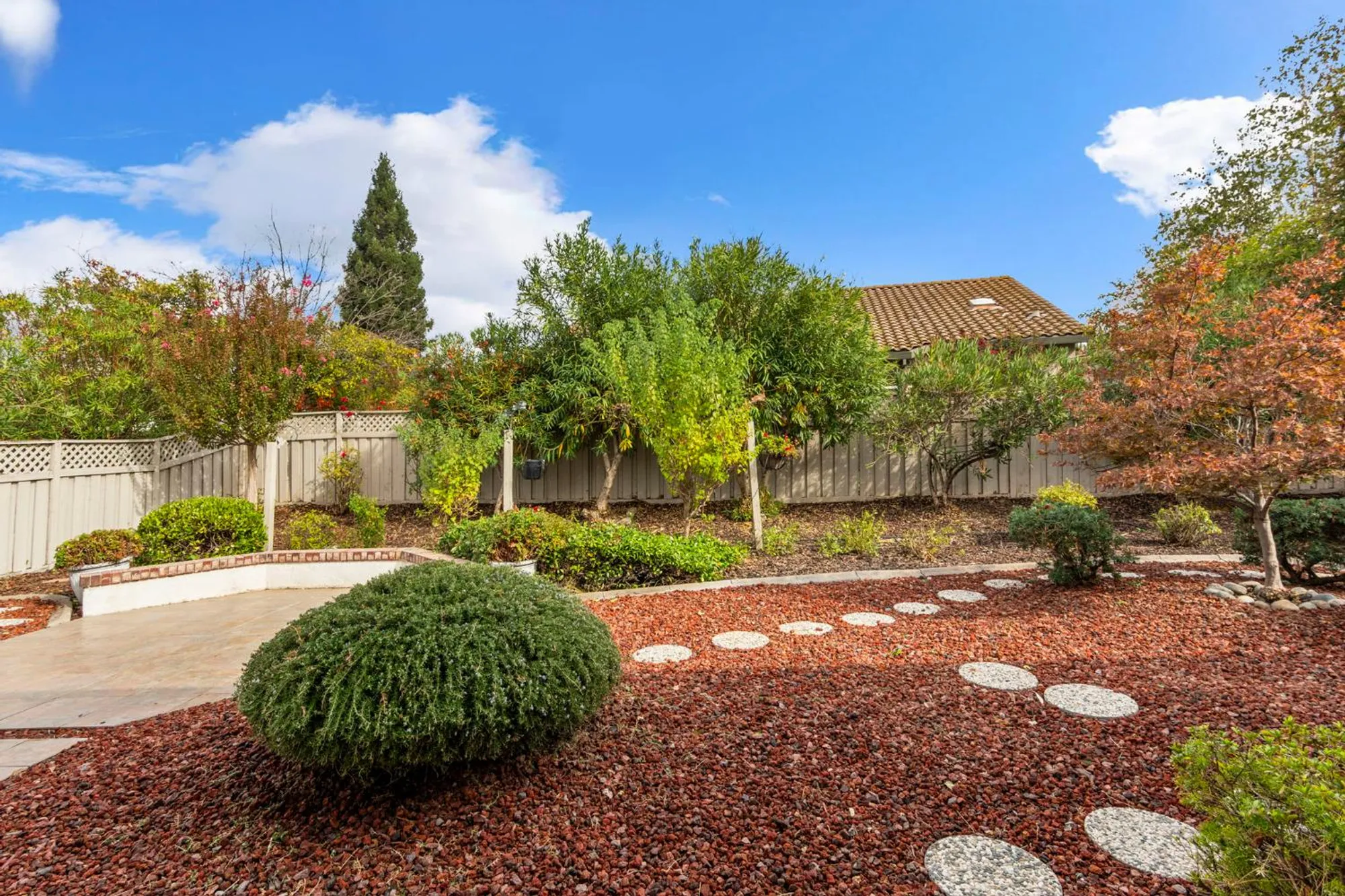 Property Slideshow image 50 of 77 | 401 barusch ct, Roseville, CA, 95747