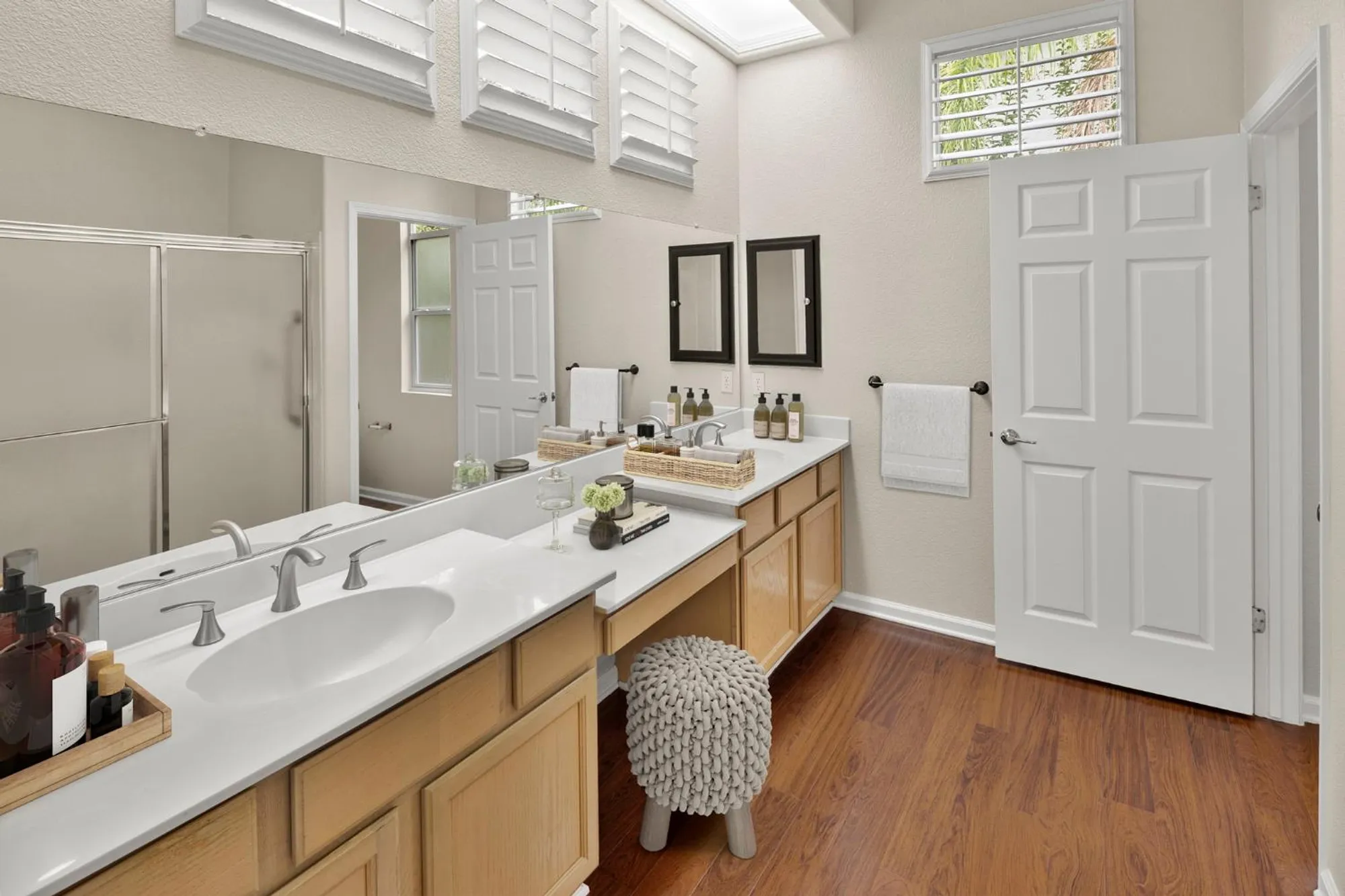 Property Slideshow image 11 of 77 | 401 barusch ct, Roseville, CA, 95747