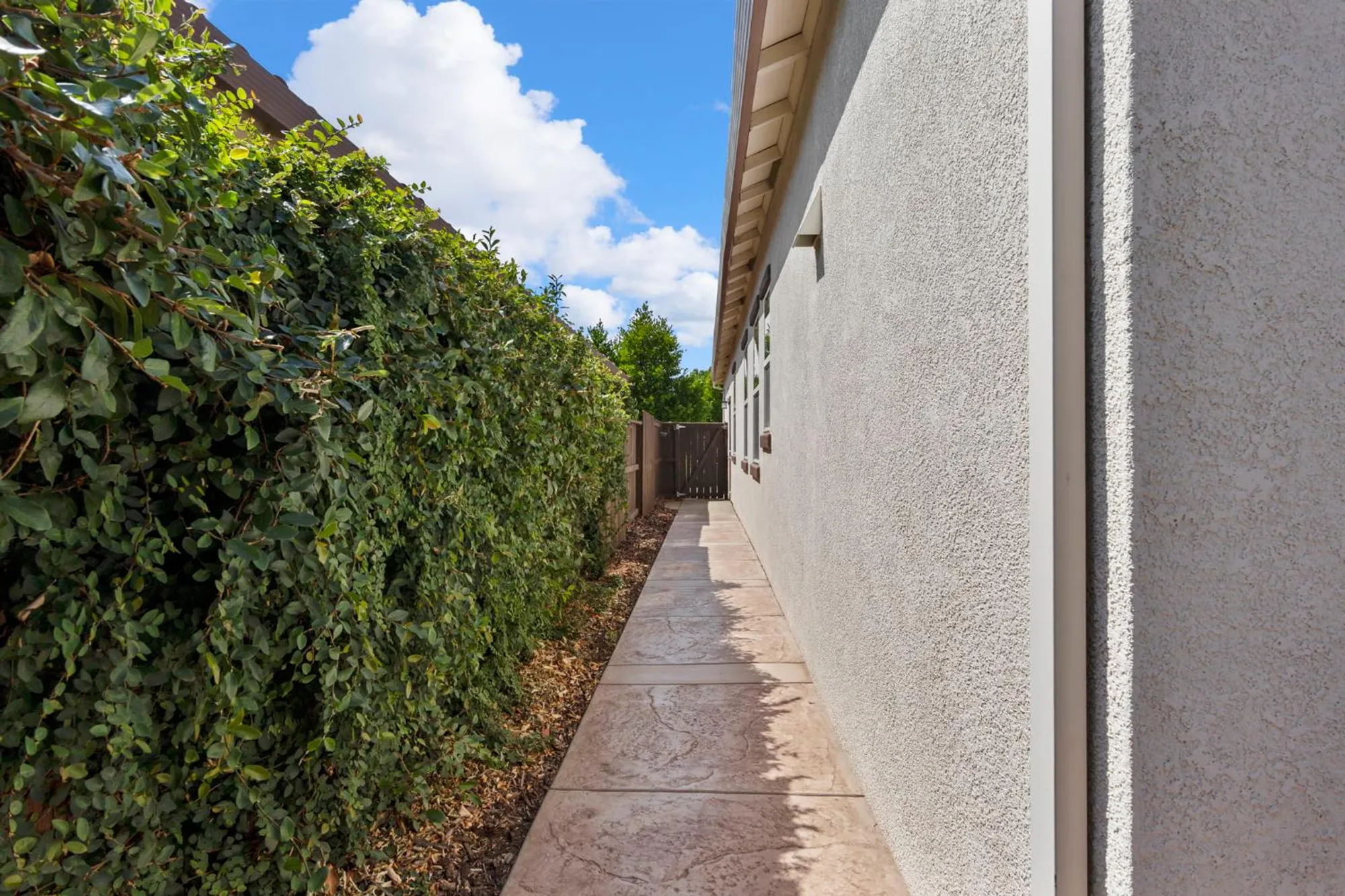 Property Slideshow image 50 of 72 | 2080 leighham dr, Roseville, CA, 95747