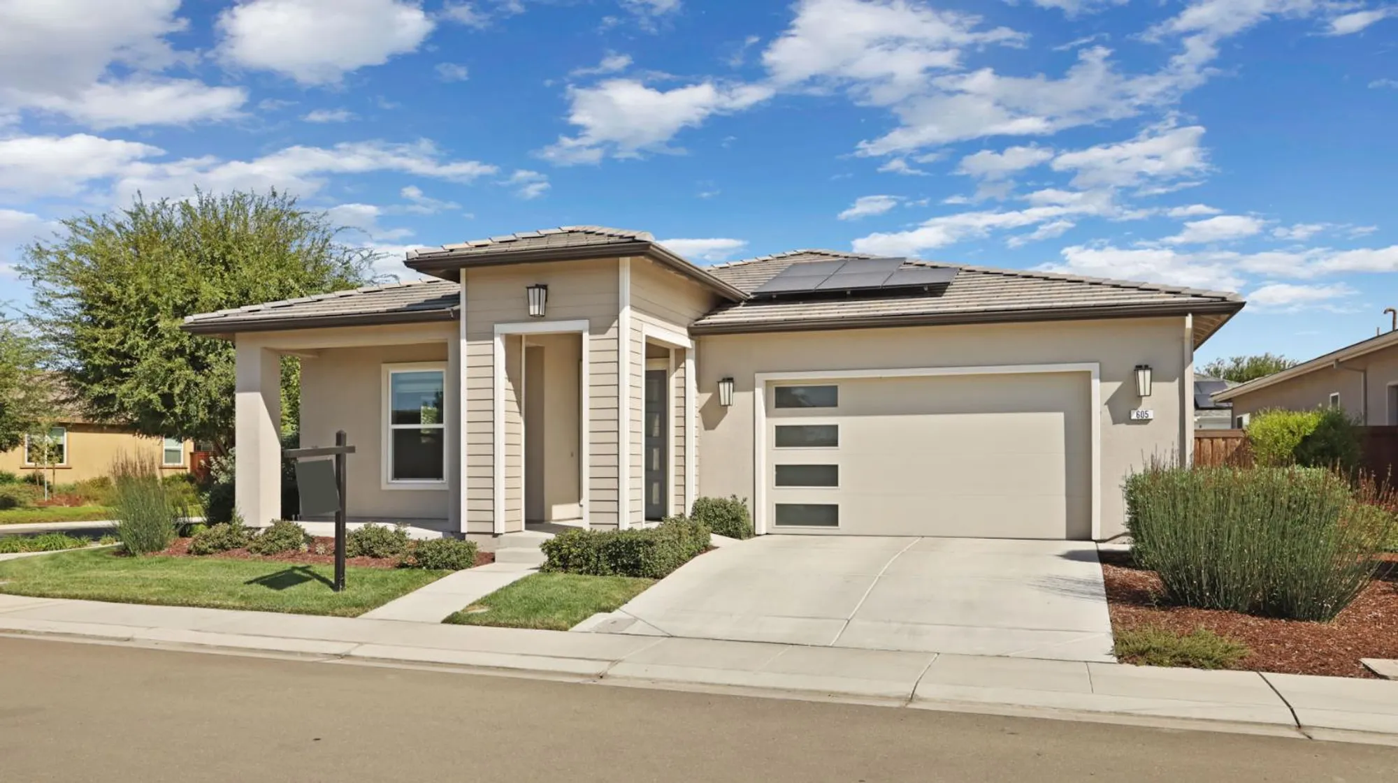 Property Slideshow image 1 of 47 | 605 victoria dr, Manteca, CA, 95336