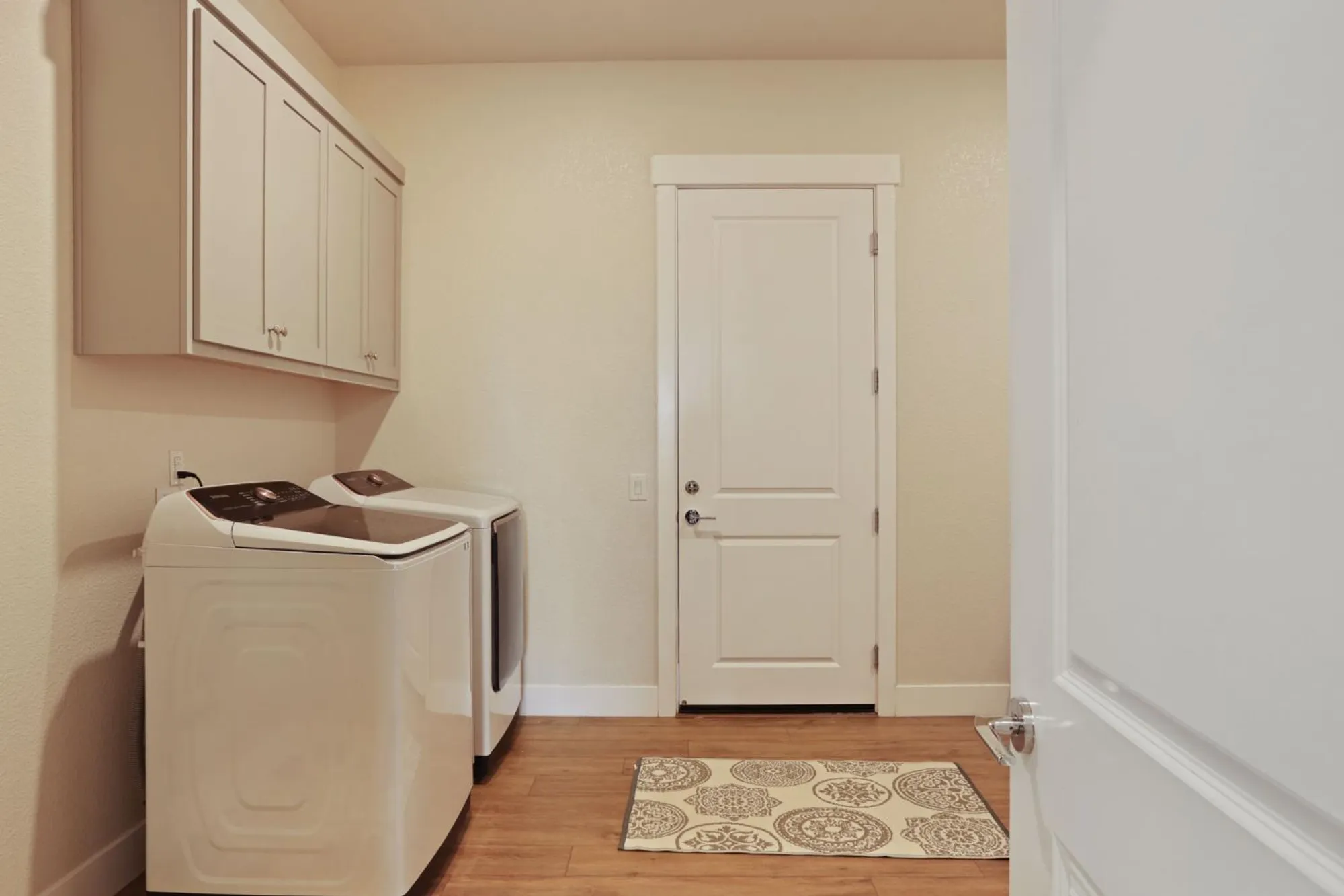 Property Slideshow image 16 of 47 | 605 victoria dr, Manteca, CA, 95336