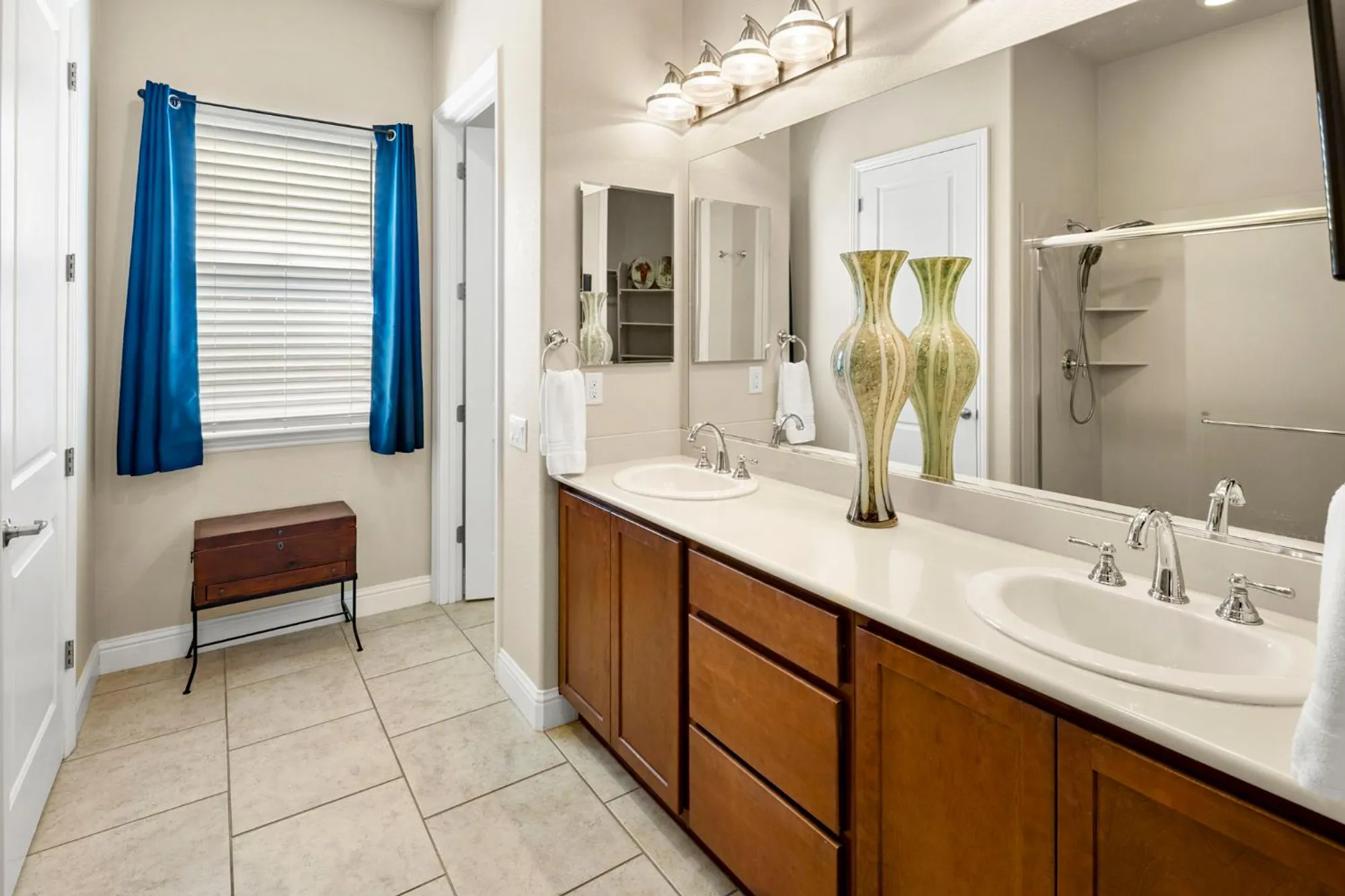 Property Slideshow image 33 of 72 | 2080 leighham dr, Roseville, CA, 95747