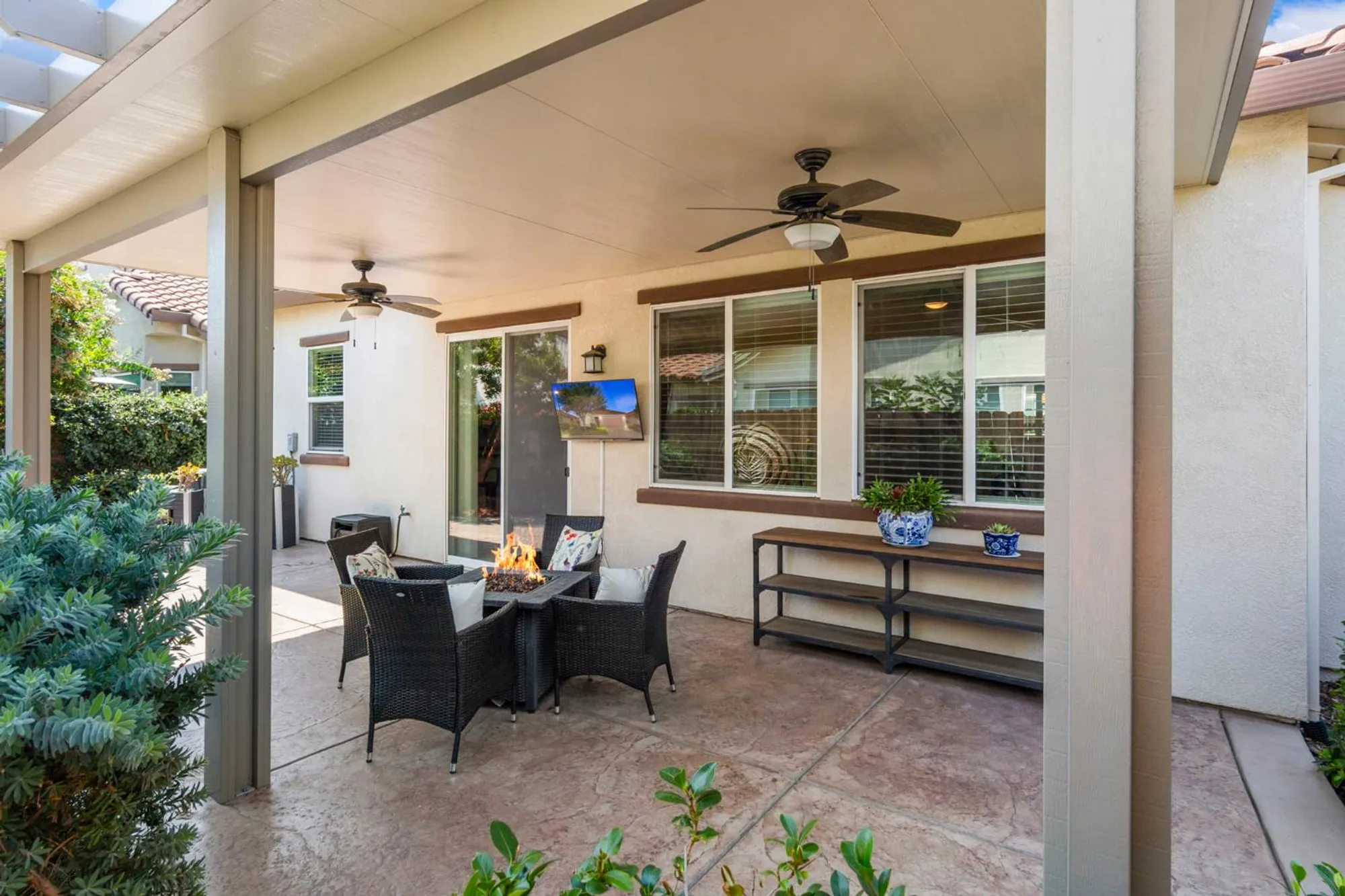 Property Slideshow image 47 of 72 | 2080 leighham dr, Roseville, CA, 95747